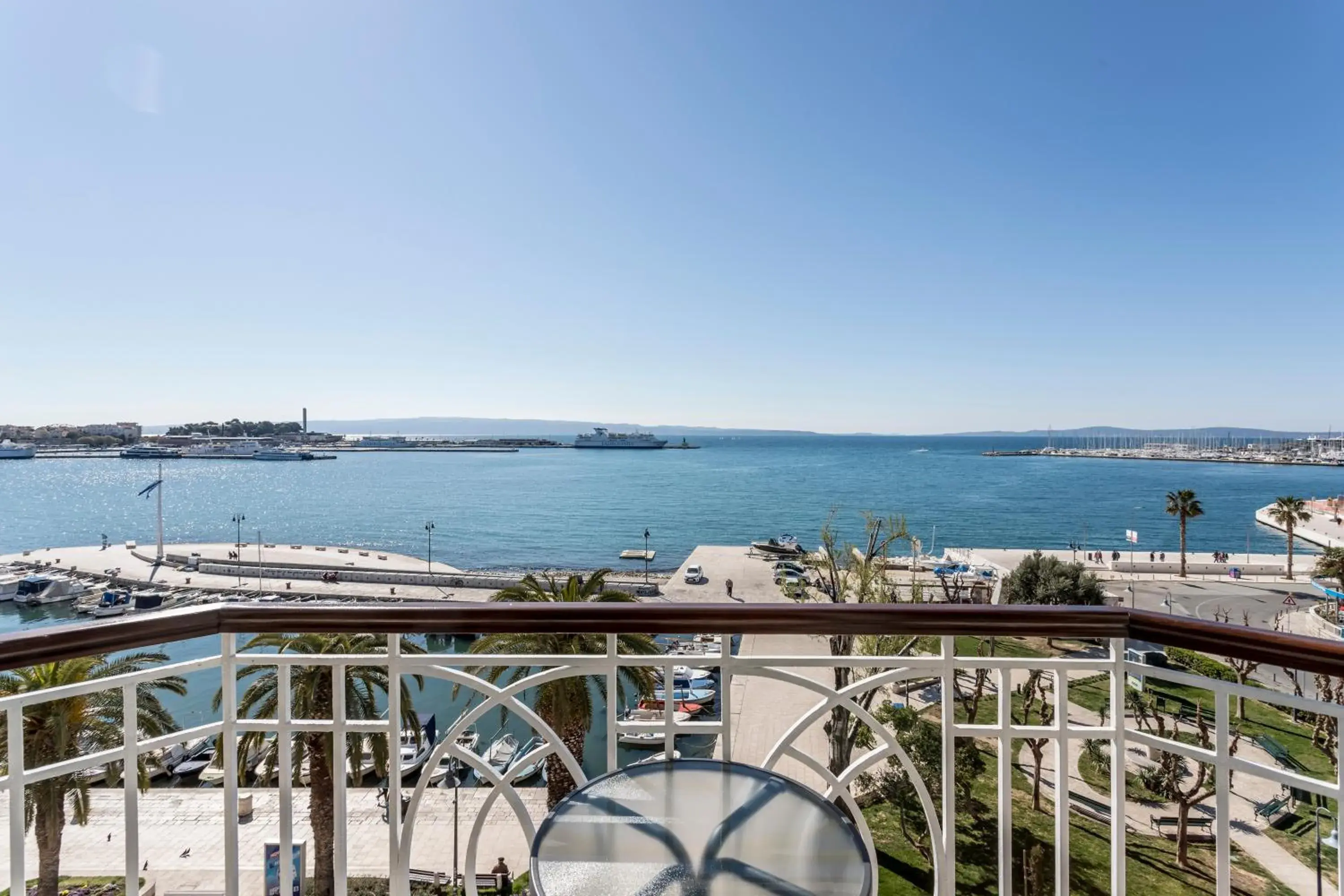 Balcony/Terrace in Seaview Luxury Retreat Balcony/Terrace in Seaview Luxury Retreat