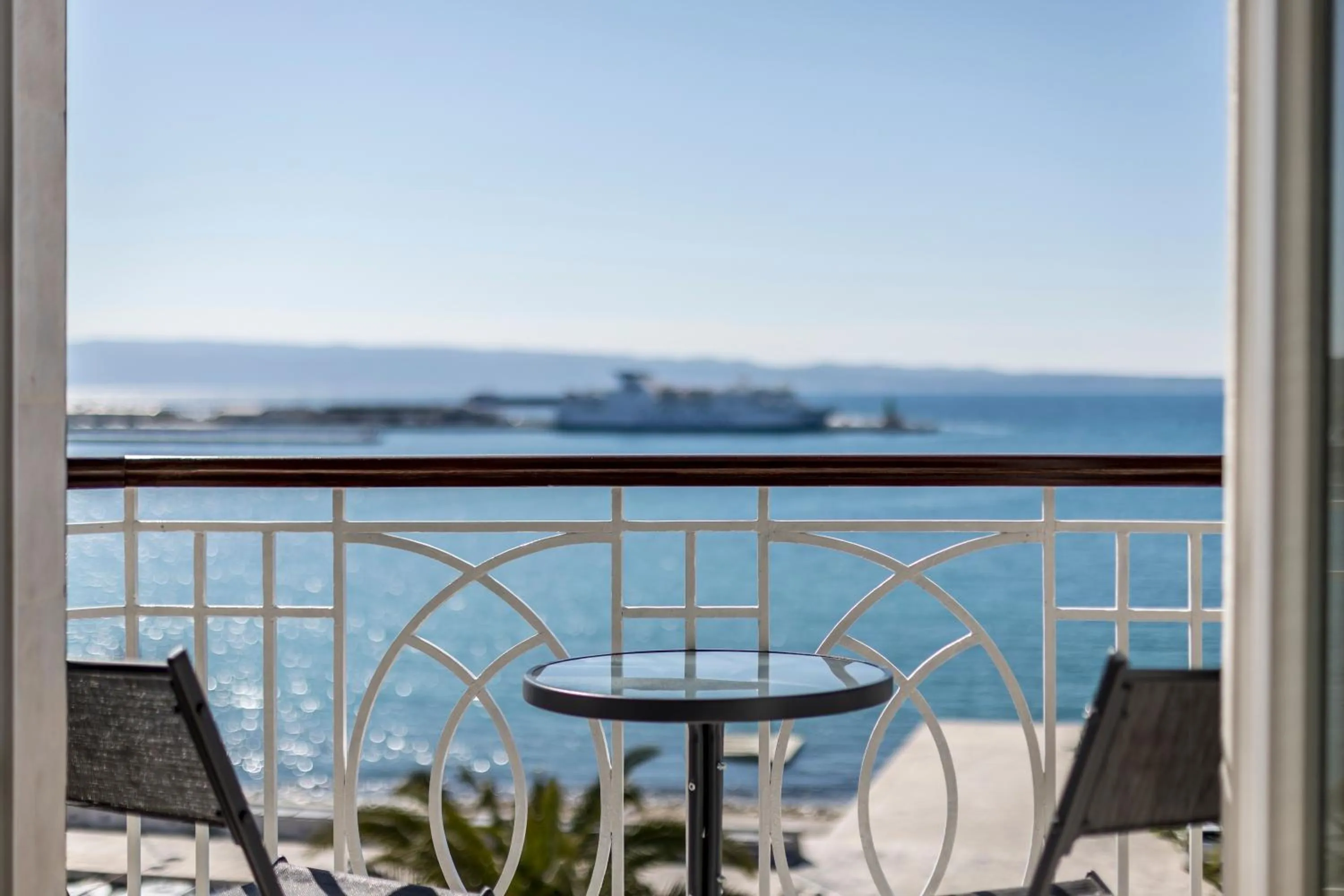 Balcony/Terrace in Seaview Luxury Retreat