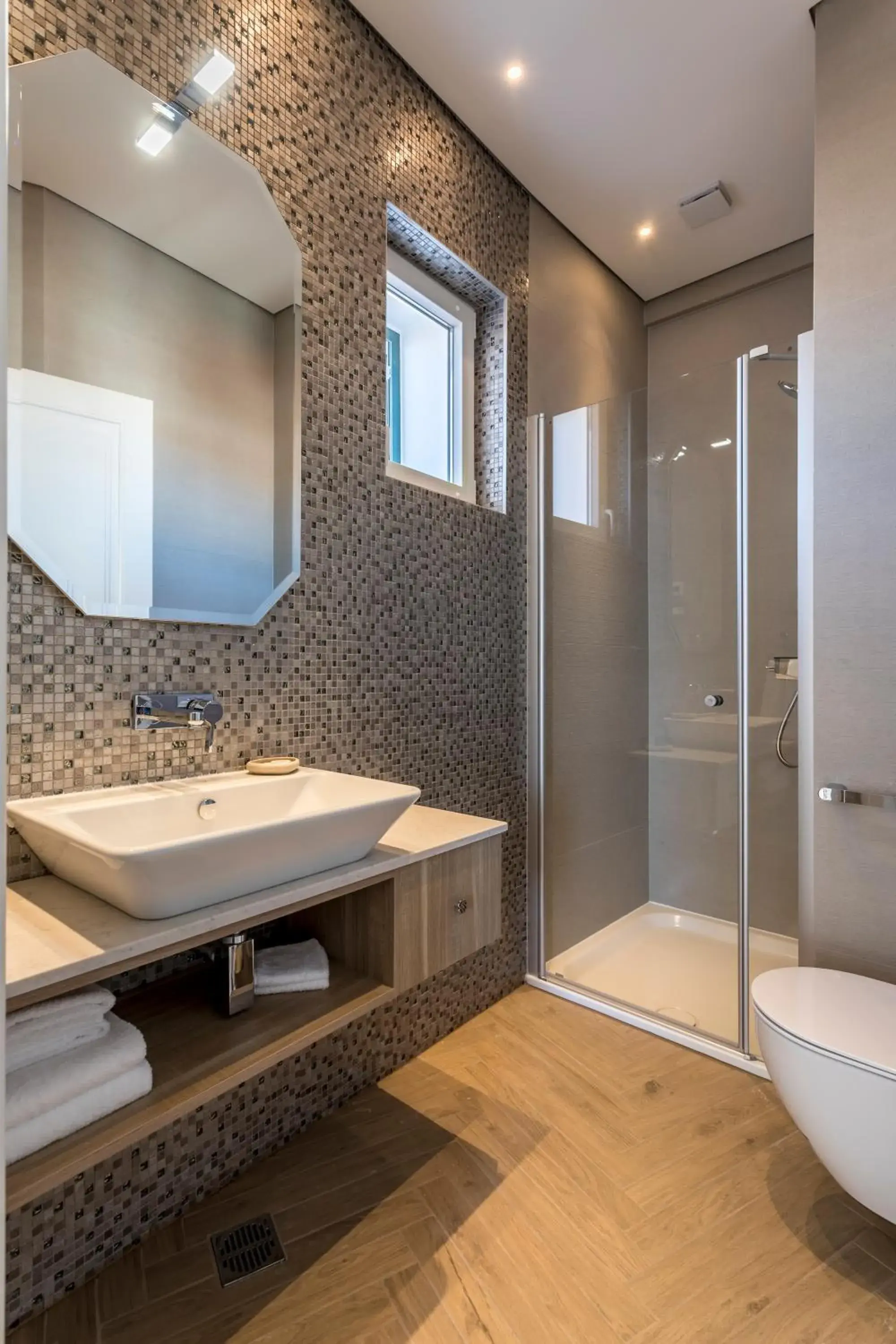 Shower in Seaview Luxury Retreat Shower in Seaview Luxury Retreat