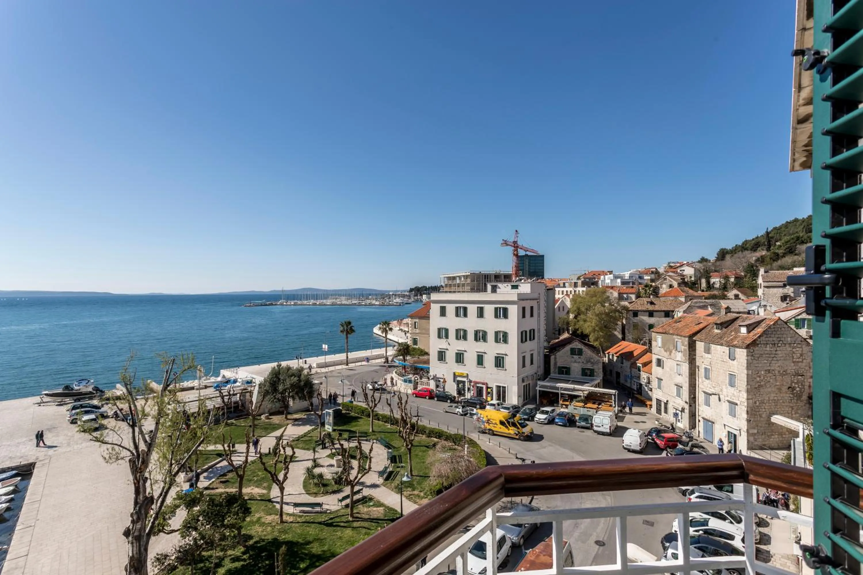 Neighbourhood in Seaview Luxury Retreat