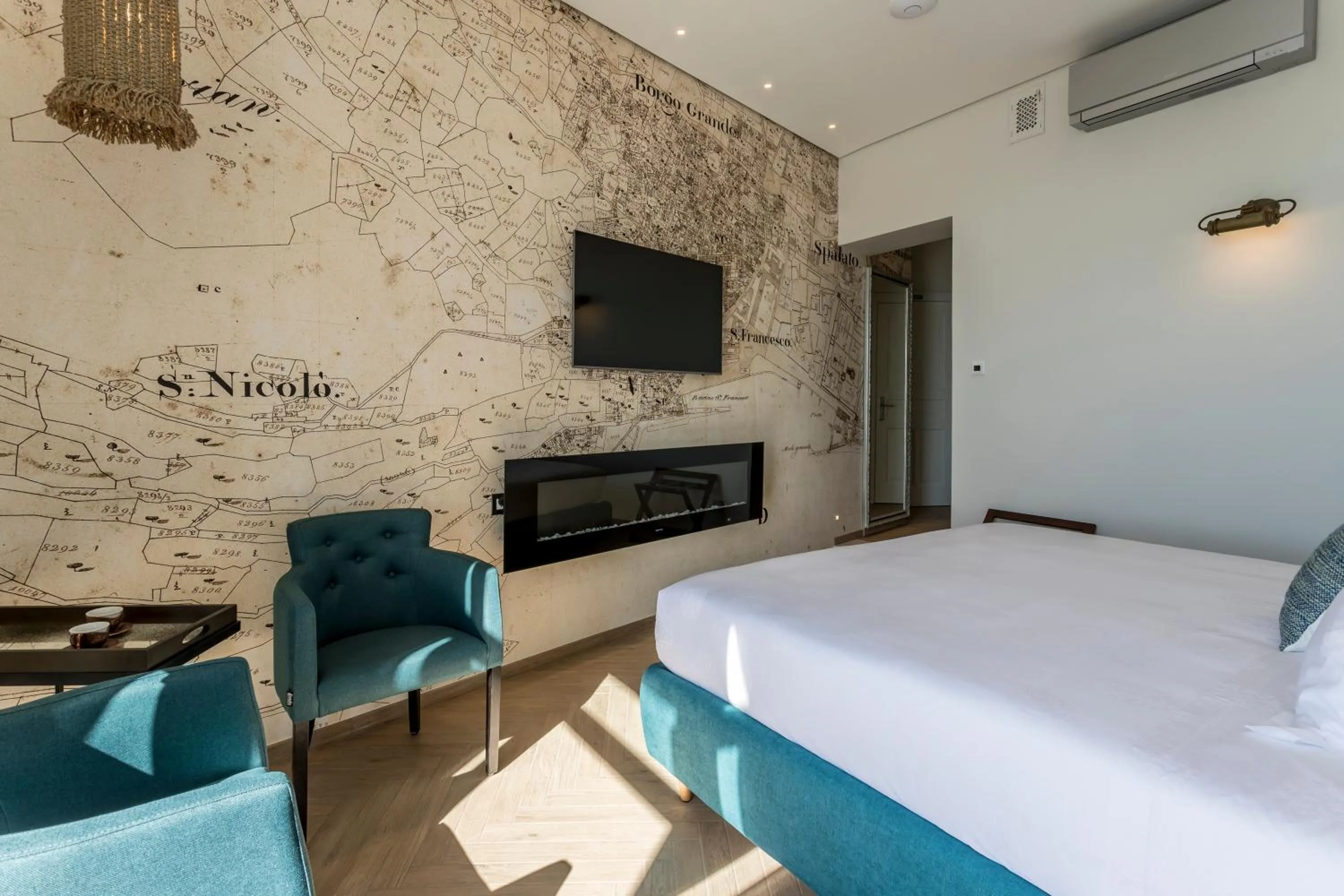 Photo of the whole room, Bed in Seaview Luxury Retreat