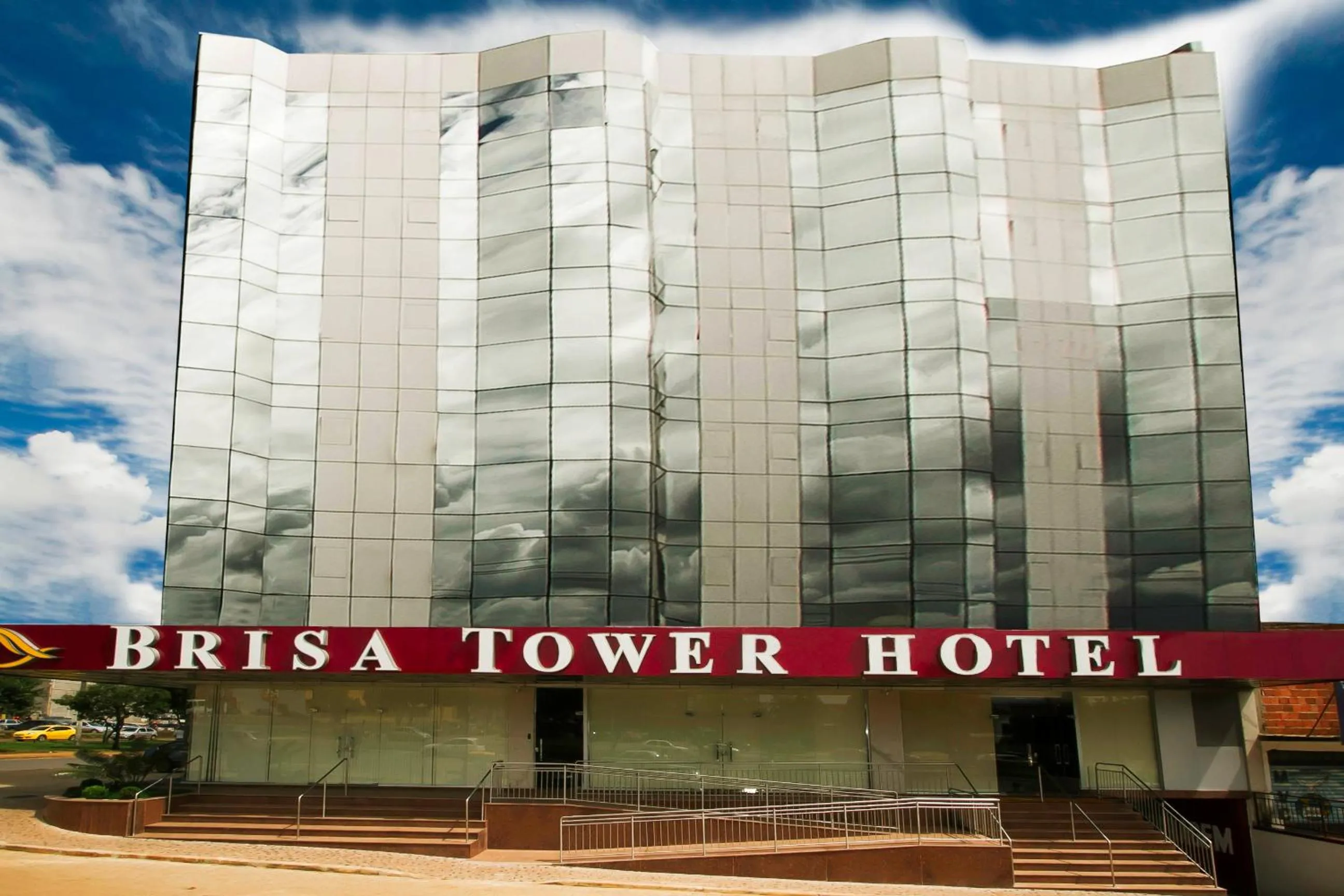 Facade/entrance in Brisa Tower Hotel