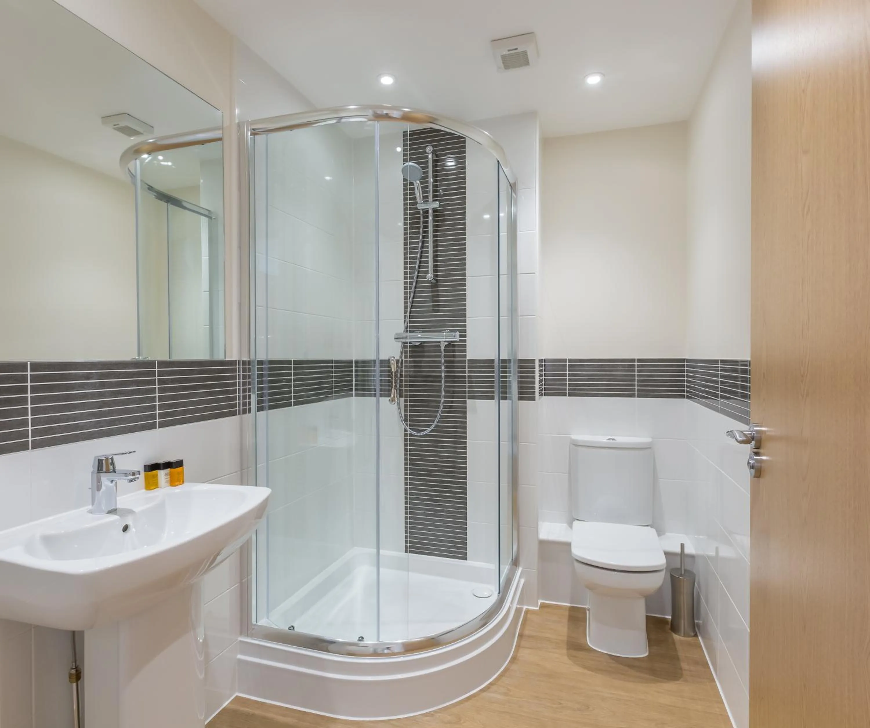 Bathroom in House of Fisher - City Wall House