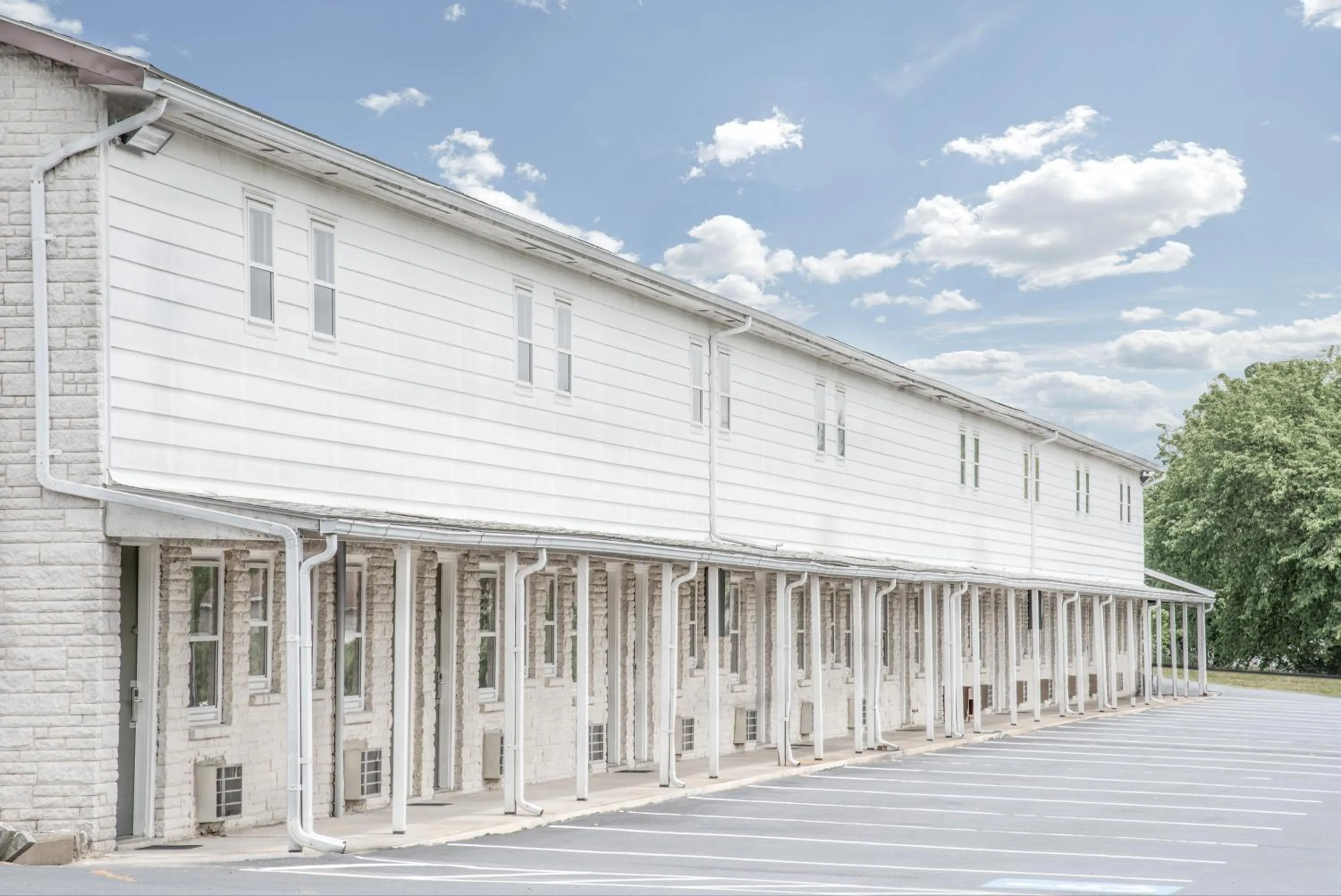 Knights Inn Pine Grove