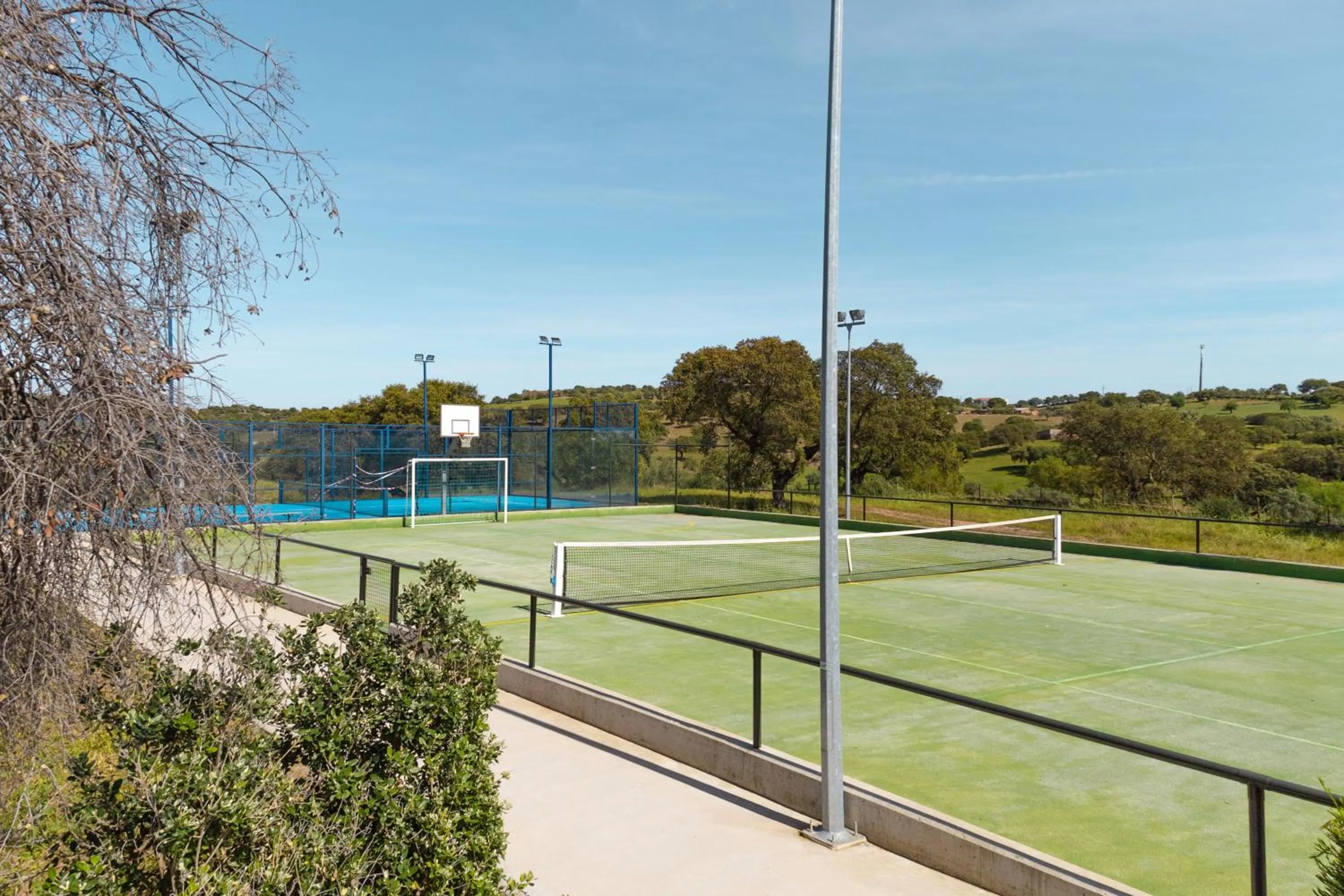 Tennis court in Herdade dos Delgados