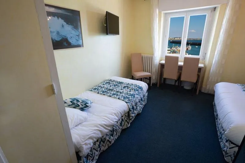 Bed in Hotel De La Mer