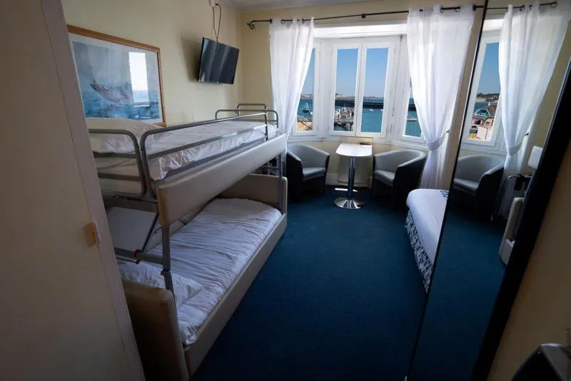 Bed in Hotel De La Mer