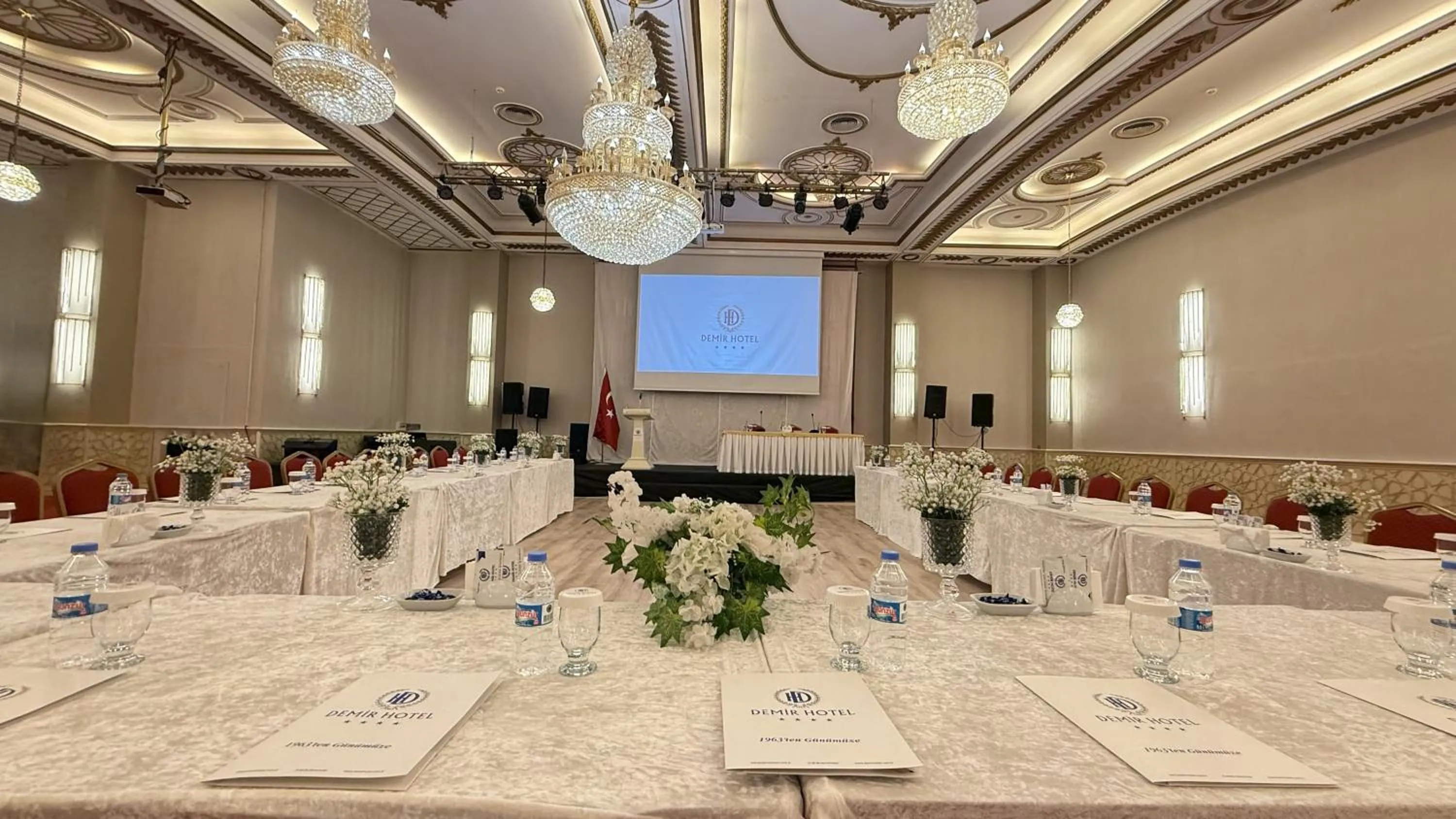 Meeting/conference room in Demir Hotel