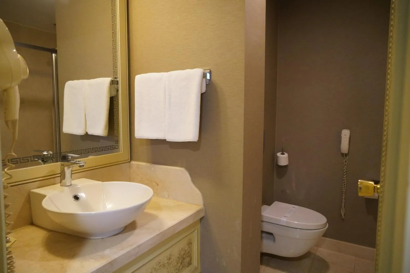 Bathroom in Demir Hotel