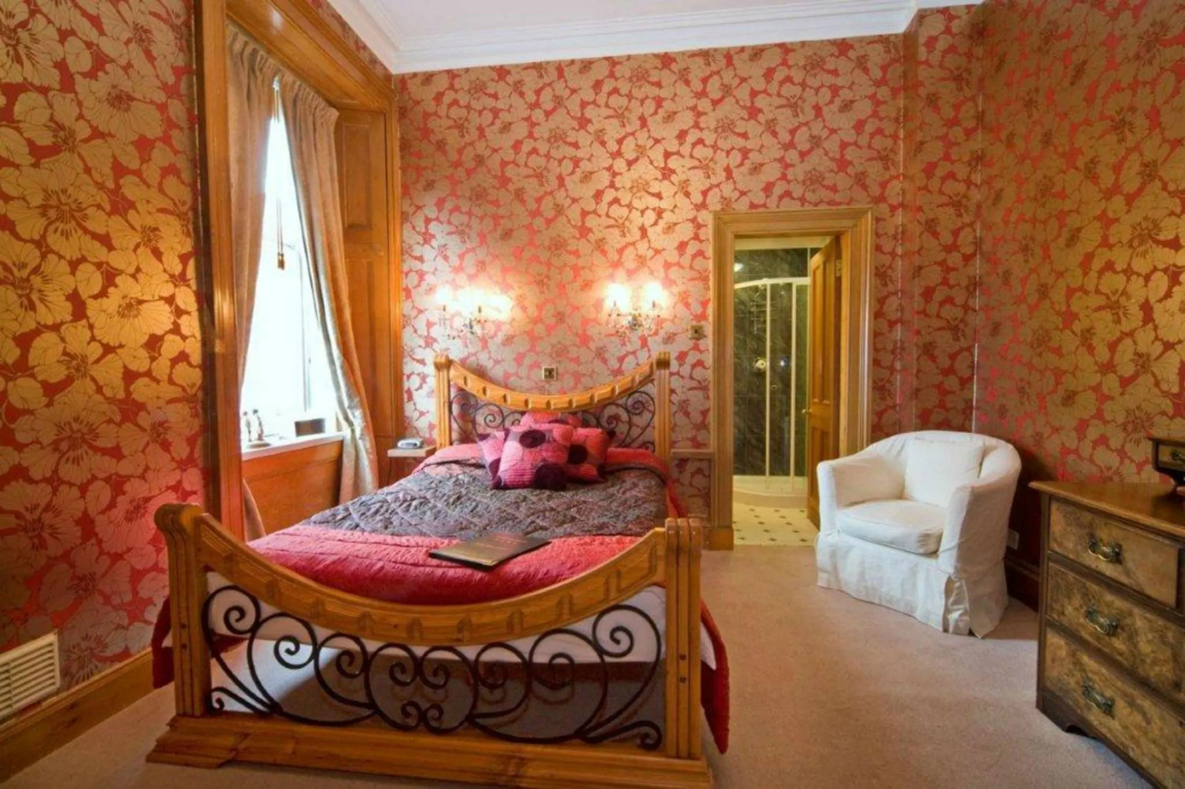 Bedroom, Bed in Kilchrenan House