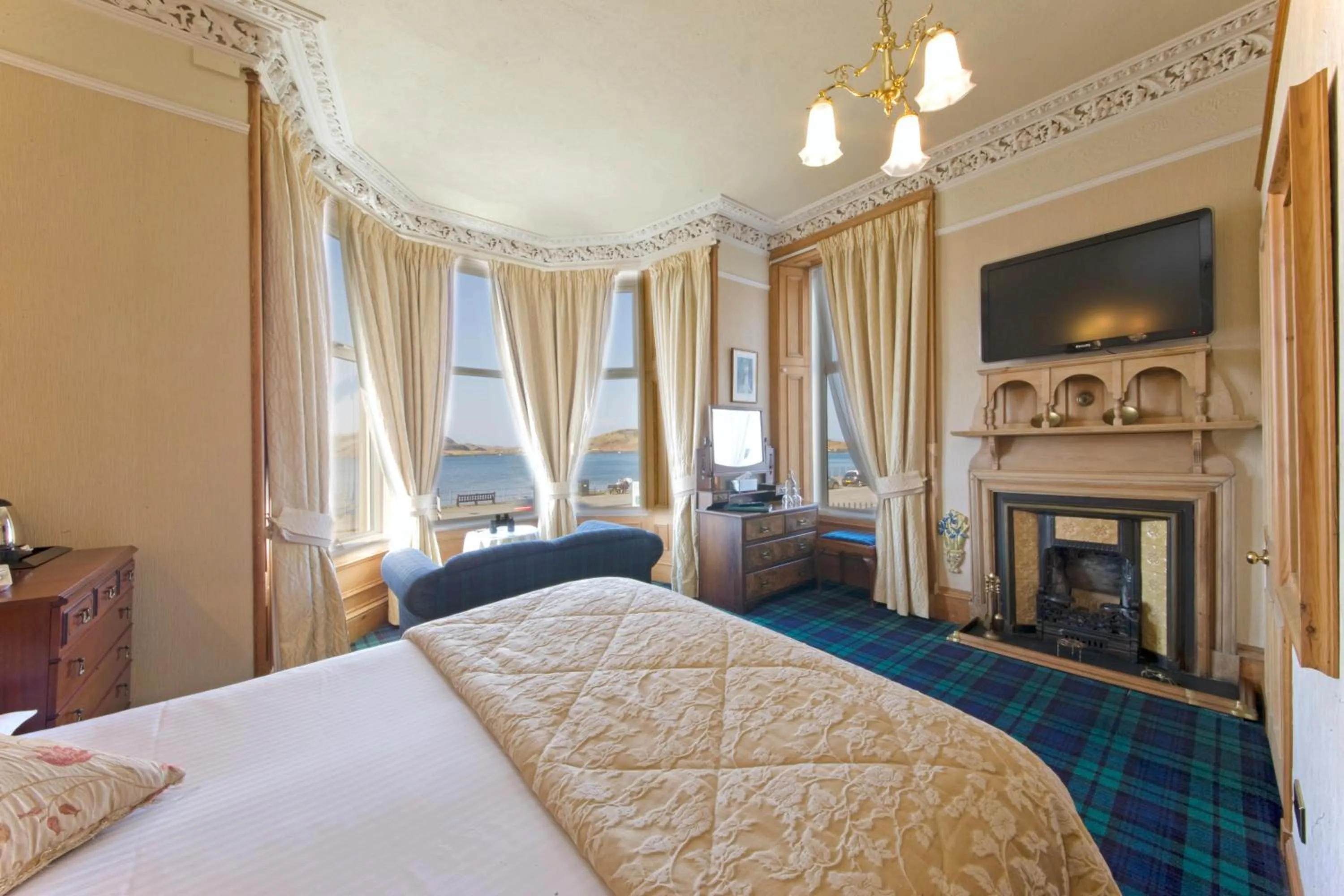 Bedroom, Bed in Kilchrenan House