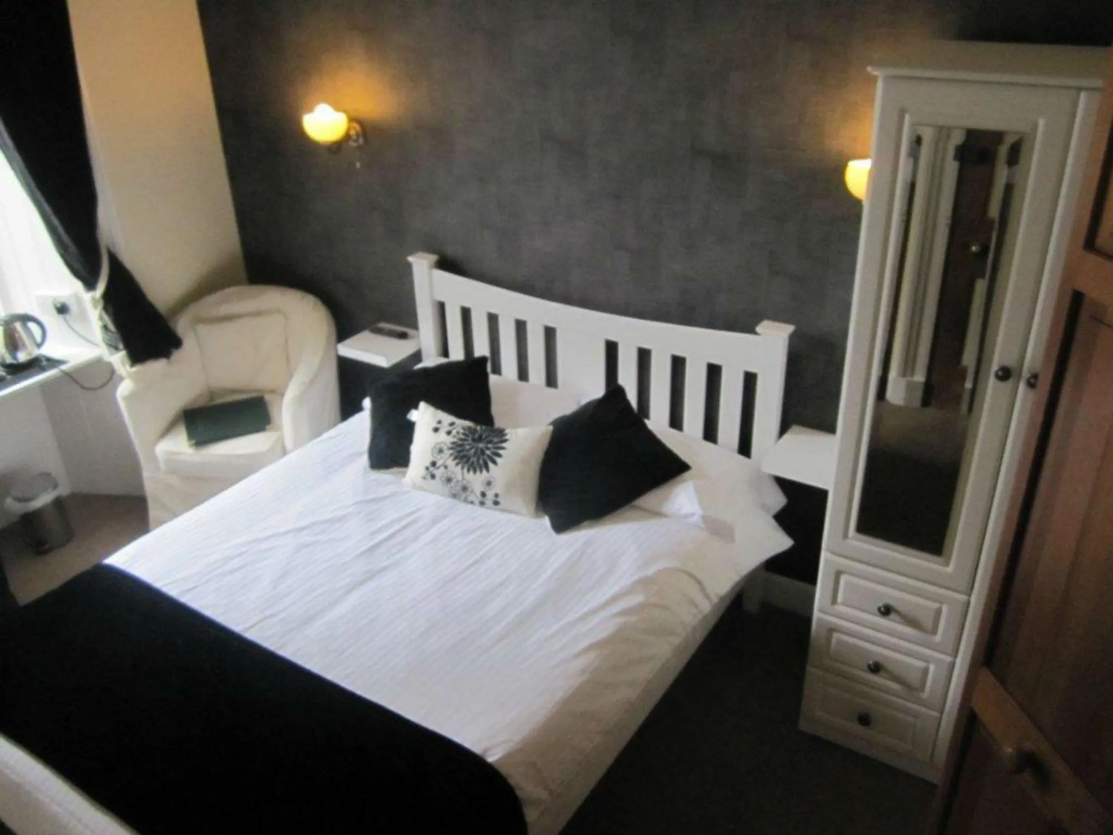 Bedroom, Bed in Kilchrenan House