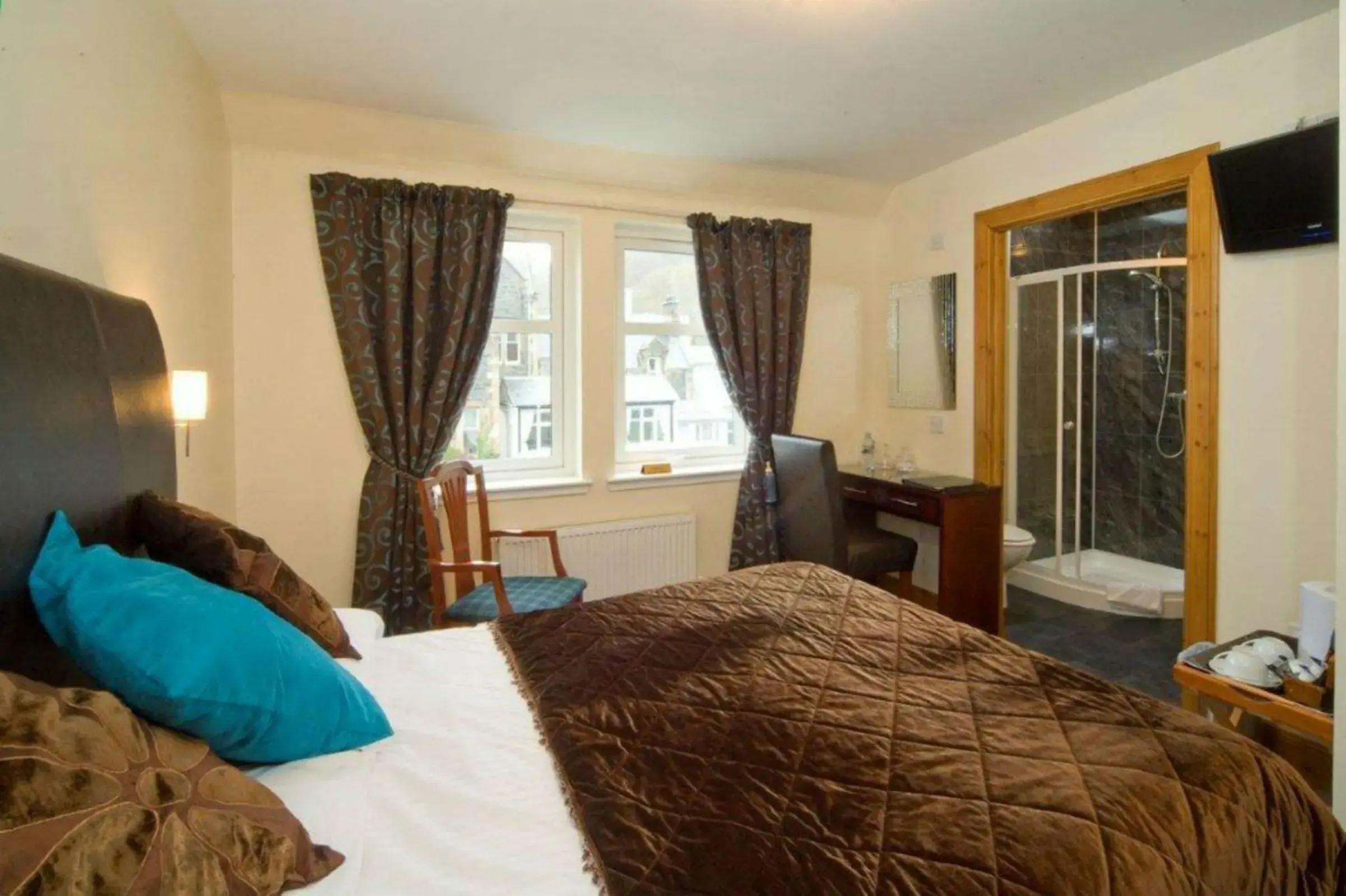 Double Room with Side Sea View in Kilchrenan House Double Room with Side Sea View in Kilchrenan House