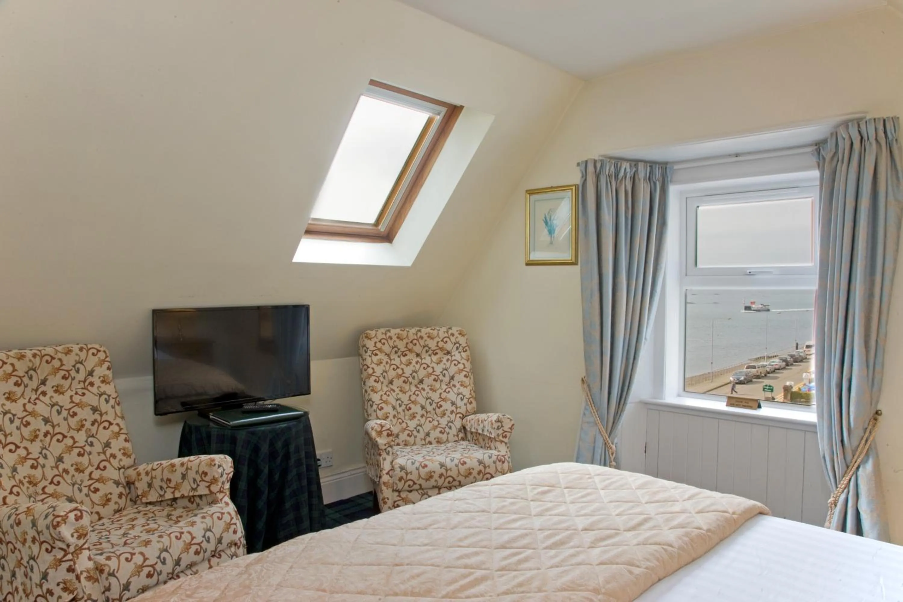 Bedroom, Bed in Kilchrenan House
