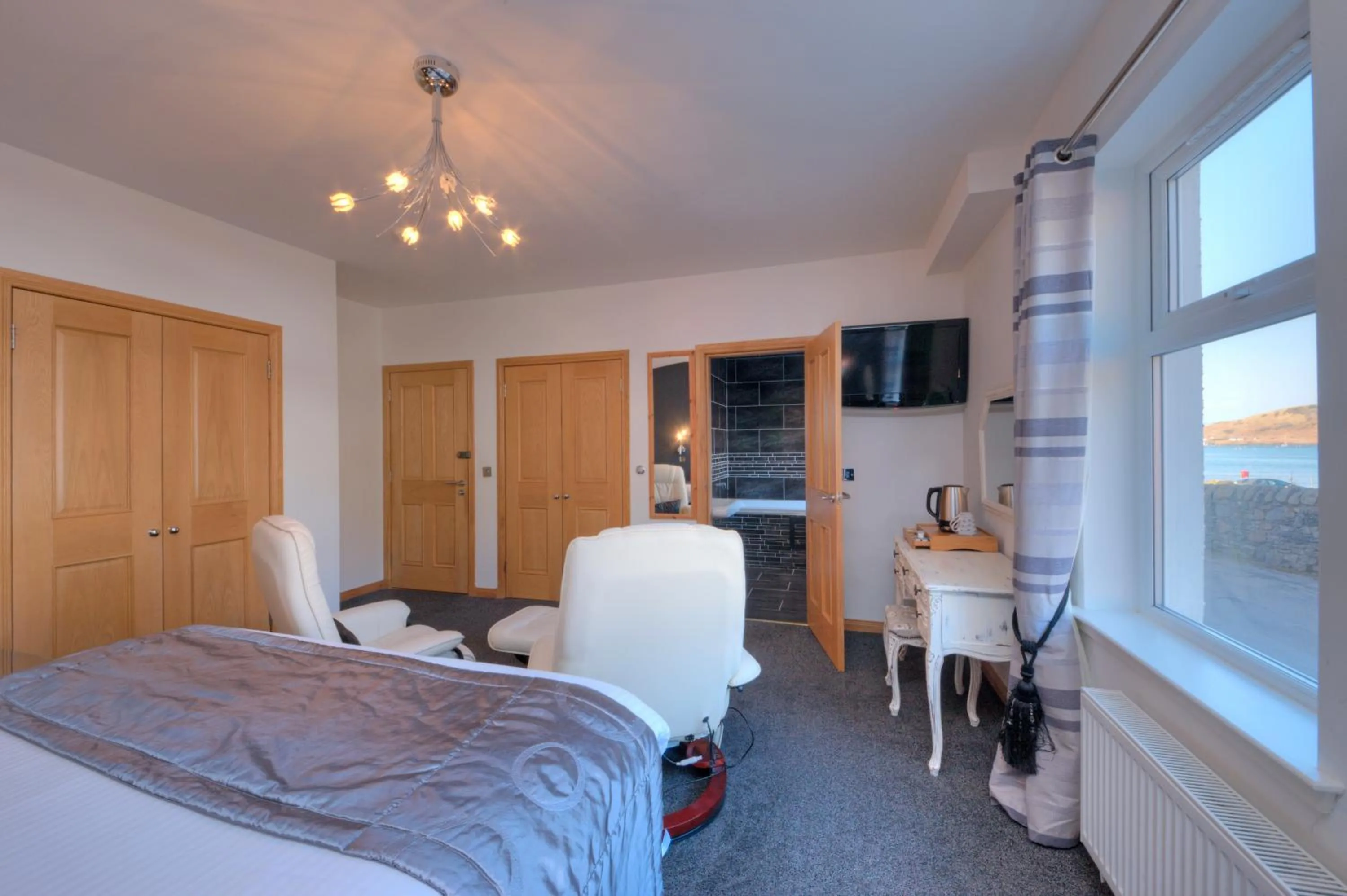 Bedroom, Bed in Kilchrenan House