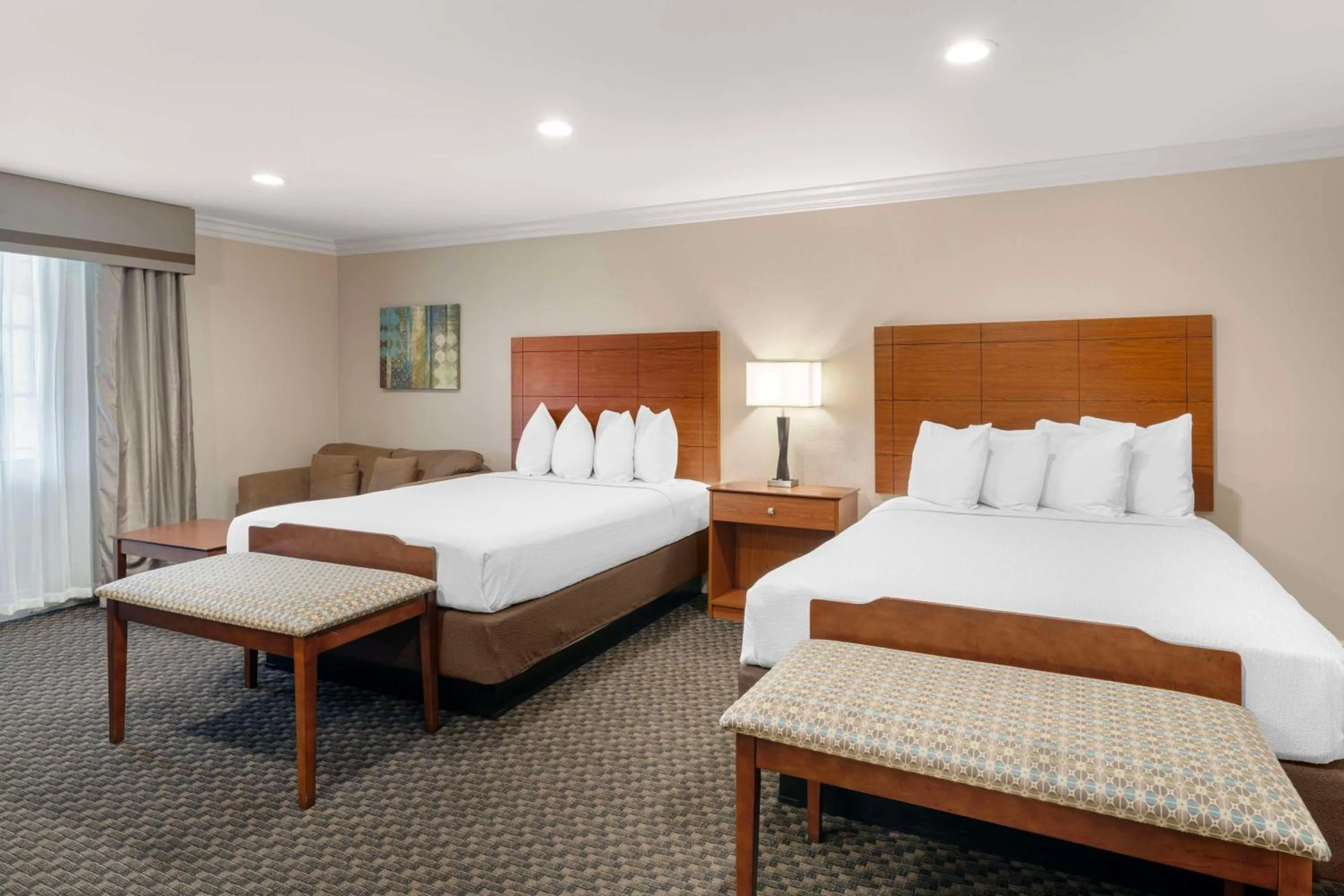 Bedroom, Bed in Best Western Oxnard Inn