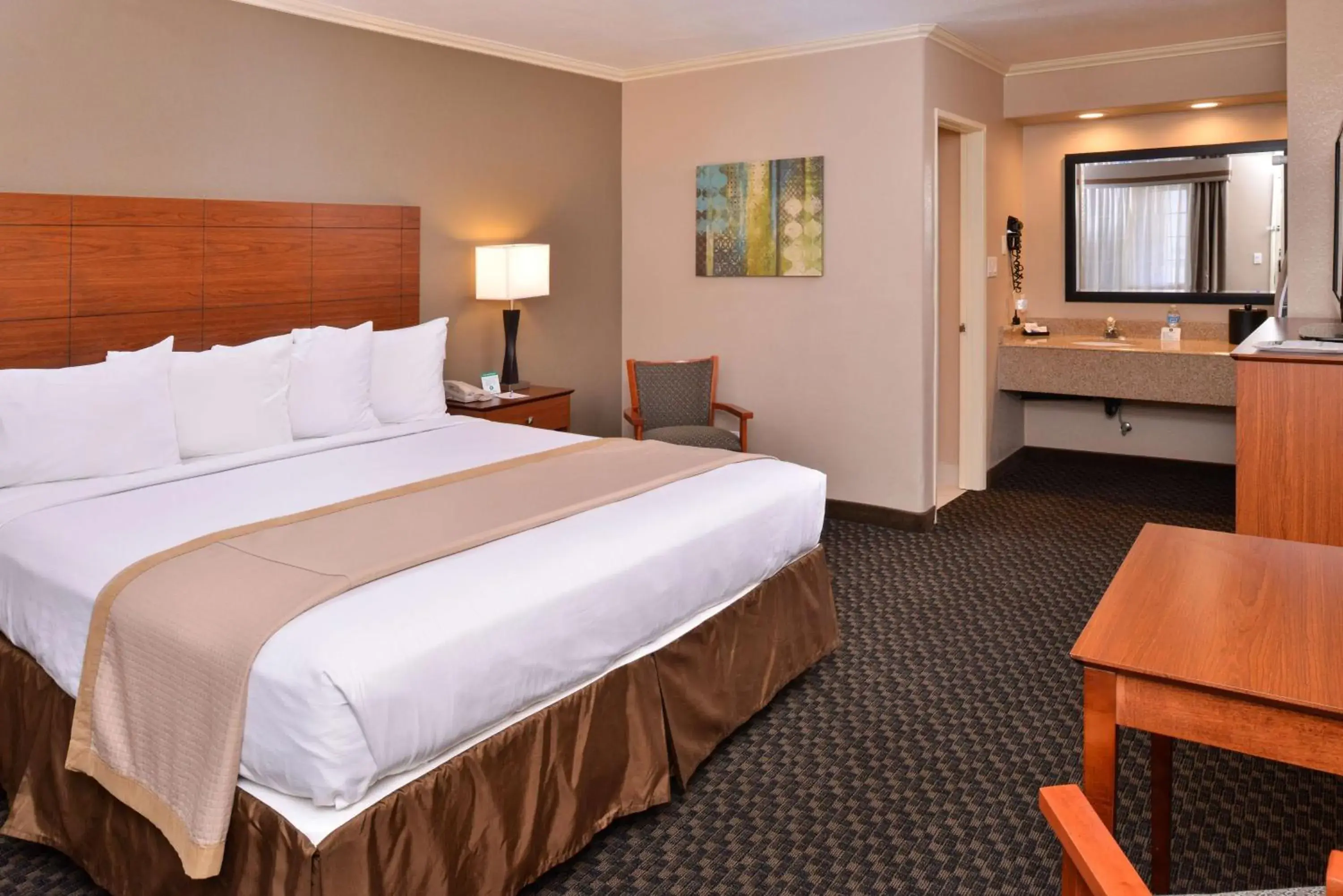 King Room - Smoking in Best Western Oxnard Inn King Room - Smoking in Best Western Oxnard Inn