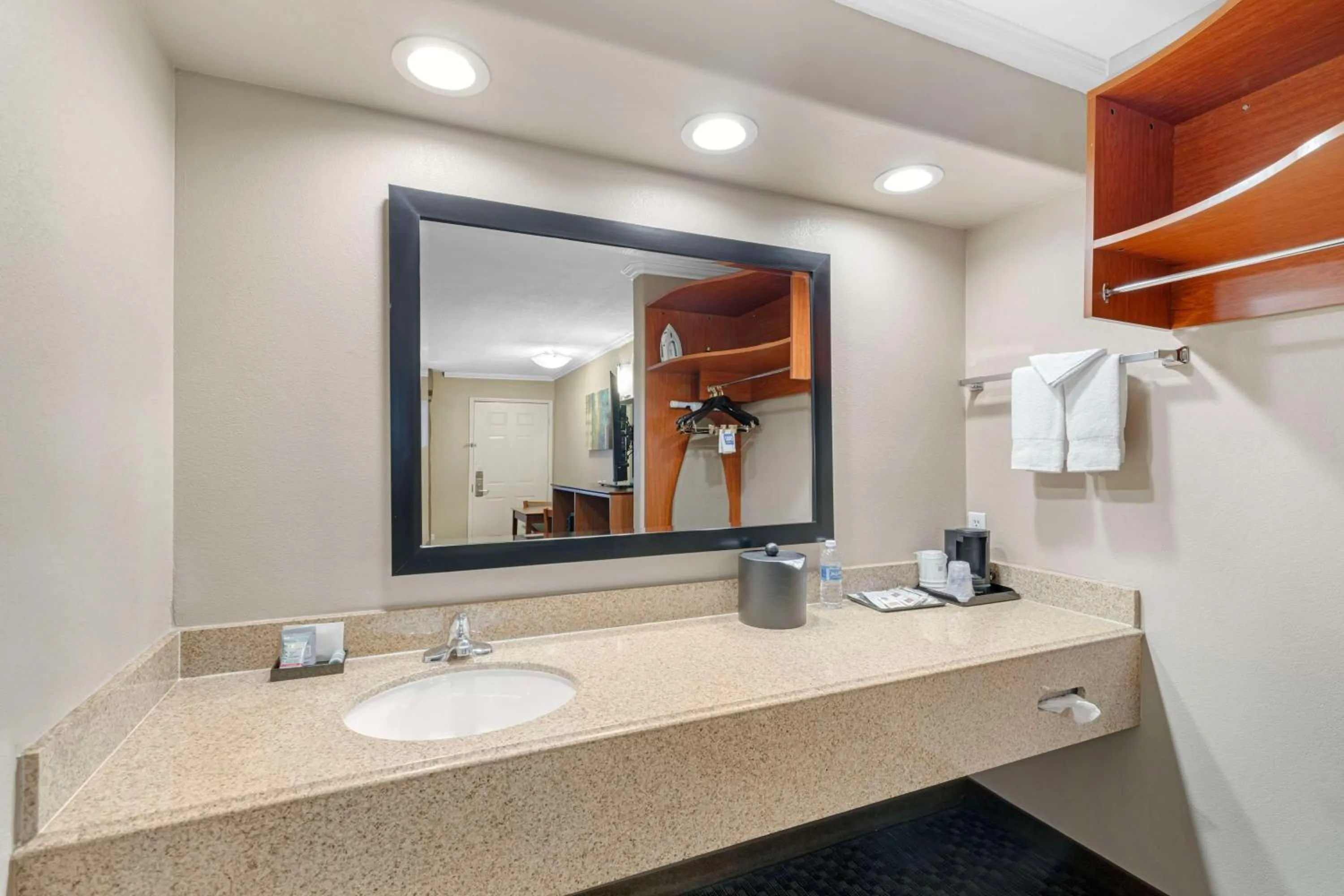 Bathroom in Best Western Oxnard Inn