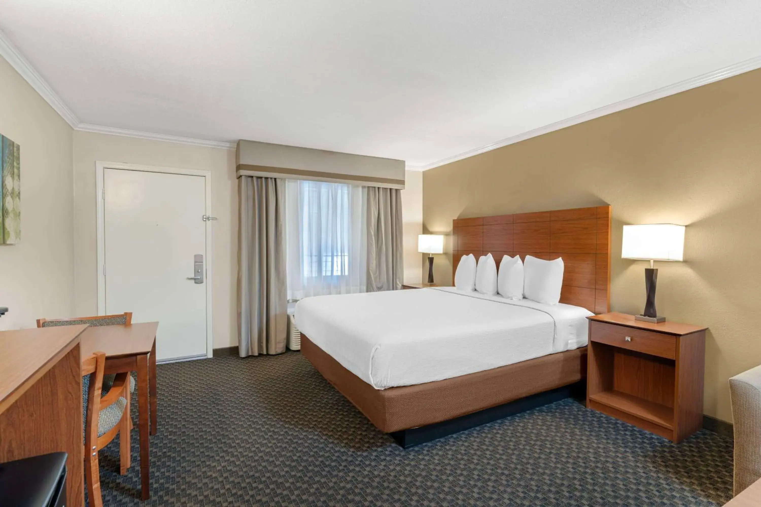 Bedroom, Bed in Best Western Oxnard Inn Bedroom, Bed in Best Western Oxnard Inn