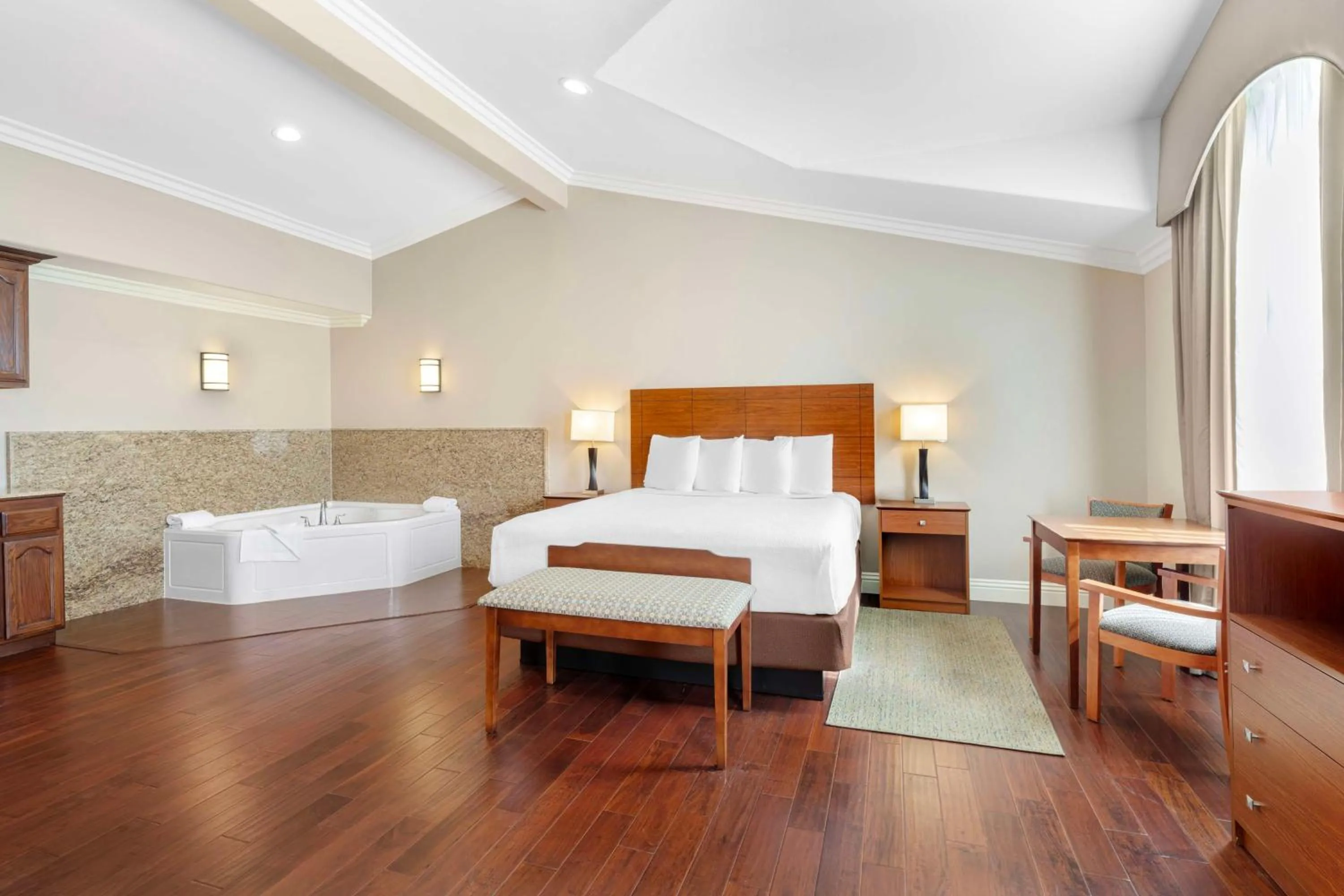 Bedroom, Bed in Best Western Oxnard Inn