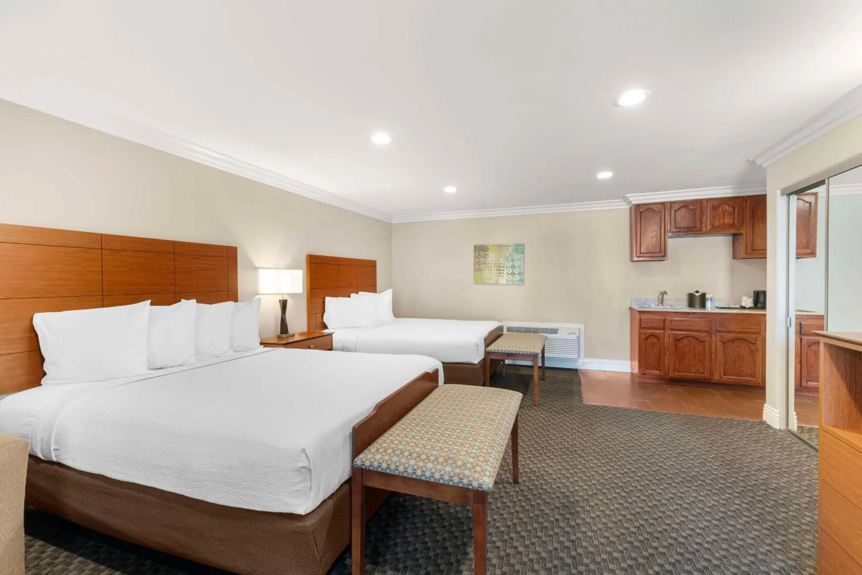 Bedroom, Bed in Best Western Oxnard Inn Bedroom, Bed in Best Western Oxnard Inn