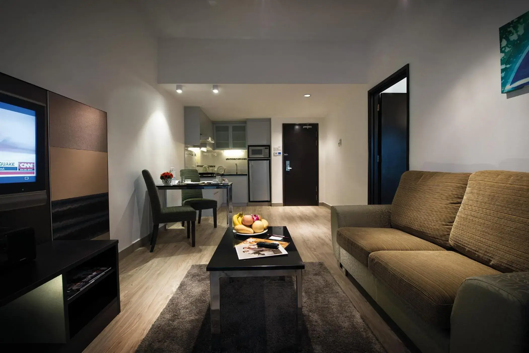 Crown Regency Serviced Suites Crown Regency Serviced Suites