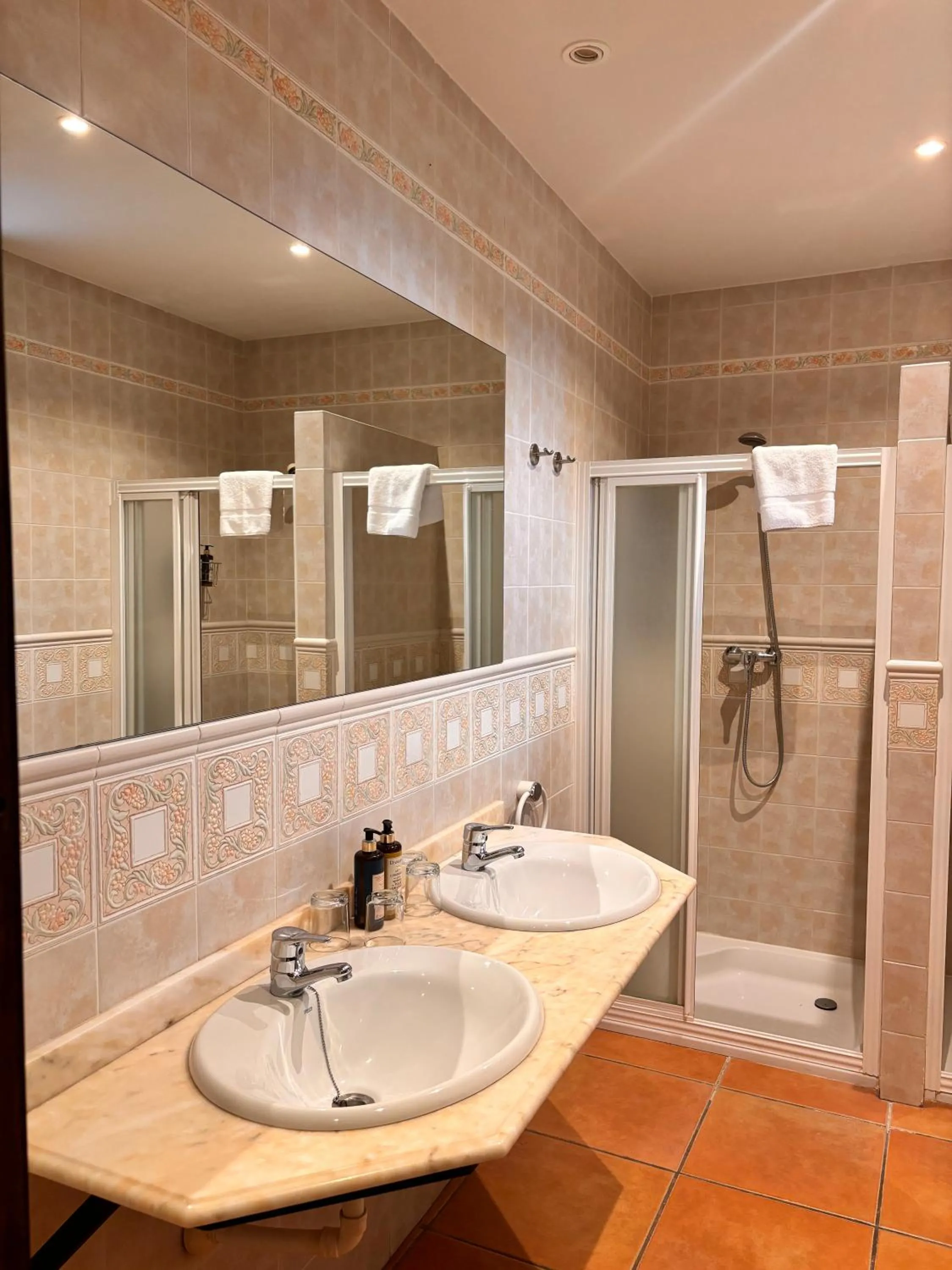 Bathroom in CASA RURAL Cigarral del Pintor