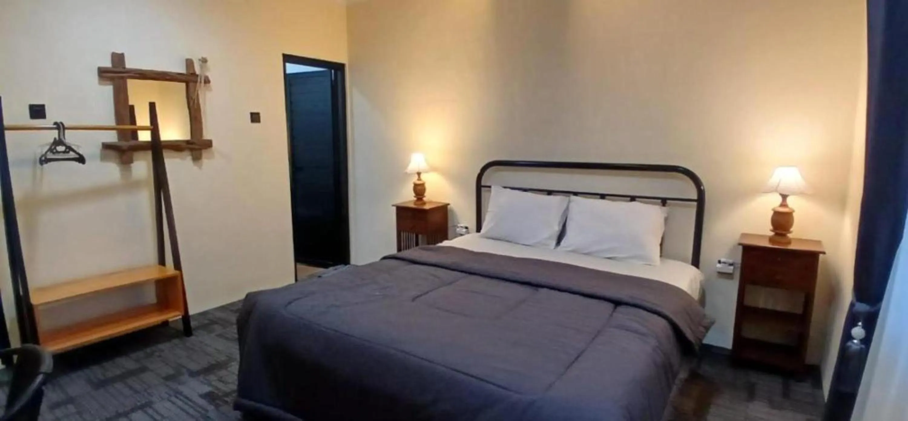 Bed in Musafir Guest House Syariah