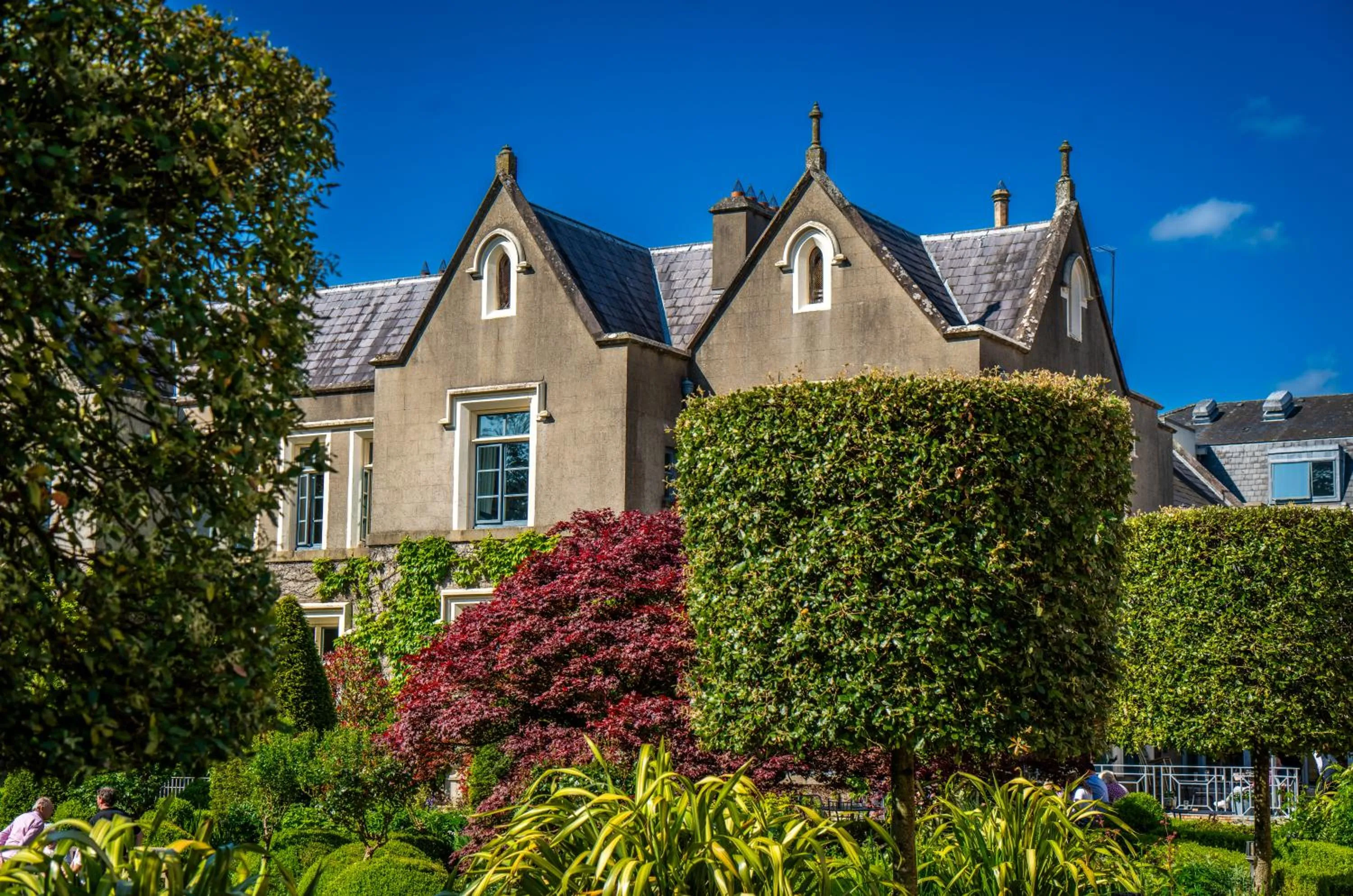 Garden view in Ballymascanlon Hotel and Golf Resort