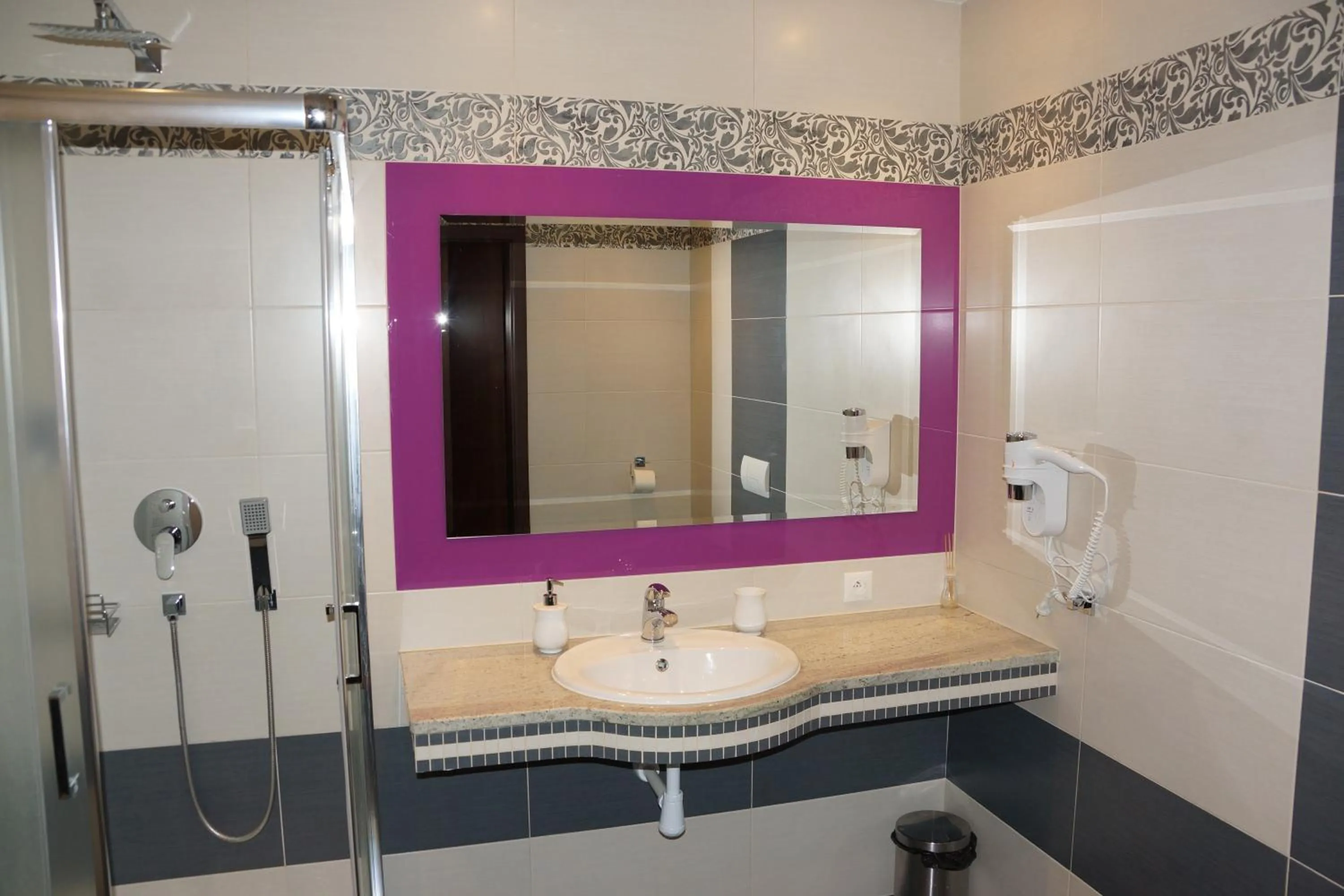 Toilet in Pokoje De Luxe Figaro