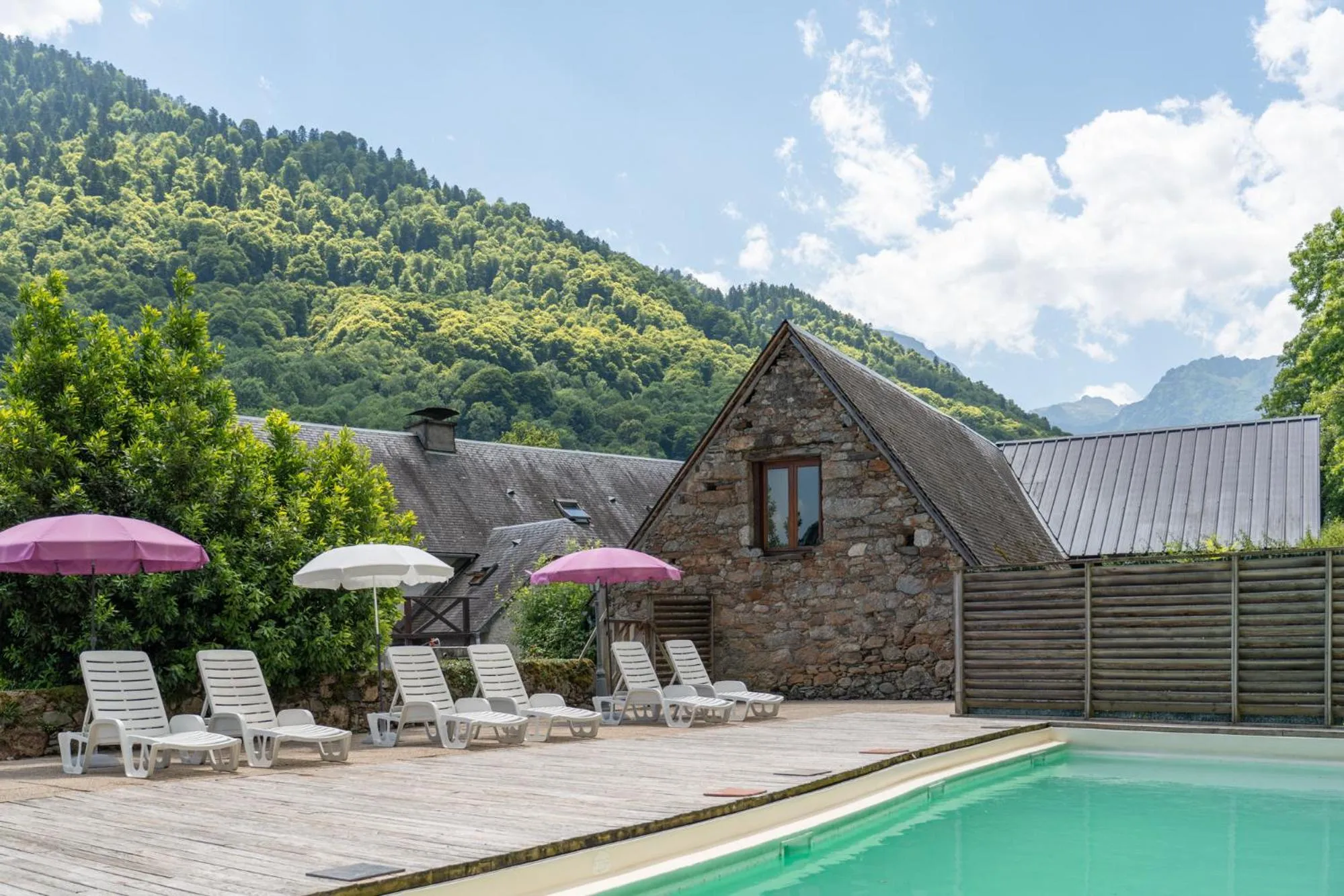 Pool view in Garden & City Bagnères-de-Bigorre - Domaine de Ramonjuan