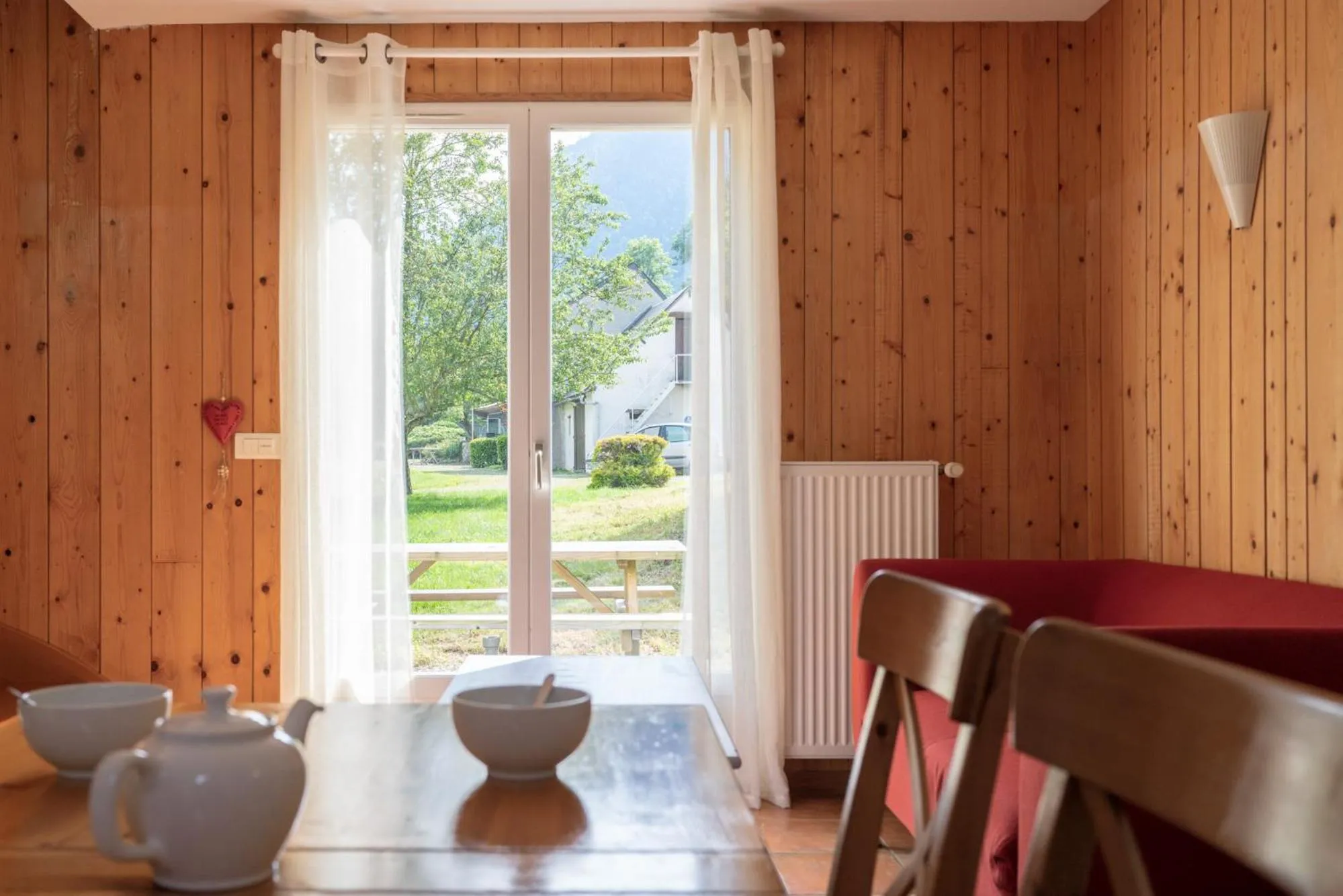 Bedroom in Garden & City Bagnères-de-Bigorre - Domaine de Ramonjuan