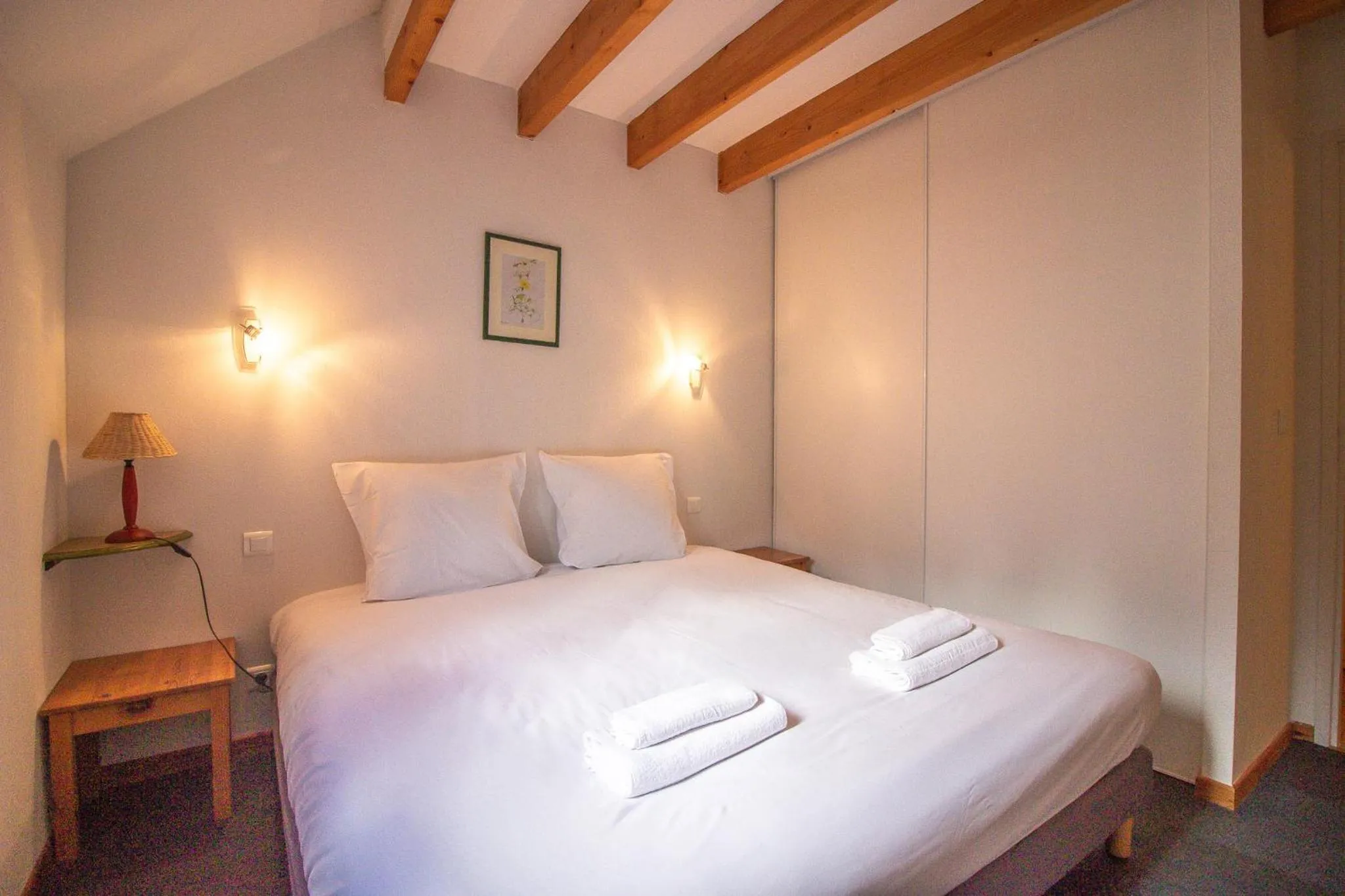 Bedroom, Bed in Garden & City Bagnères-de-Bigorre - Domaine de Ramonjuan