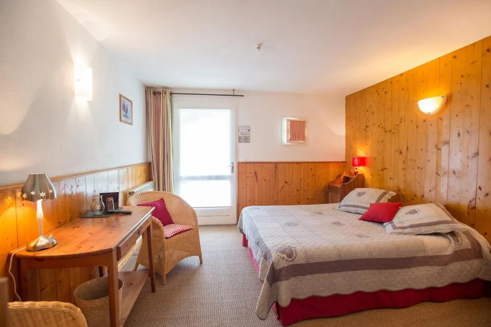 Bed in Garden & City Bagnères-de-Bigorre - Domaine de Ramonjuan