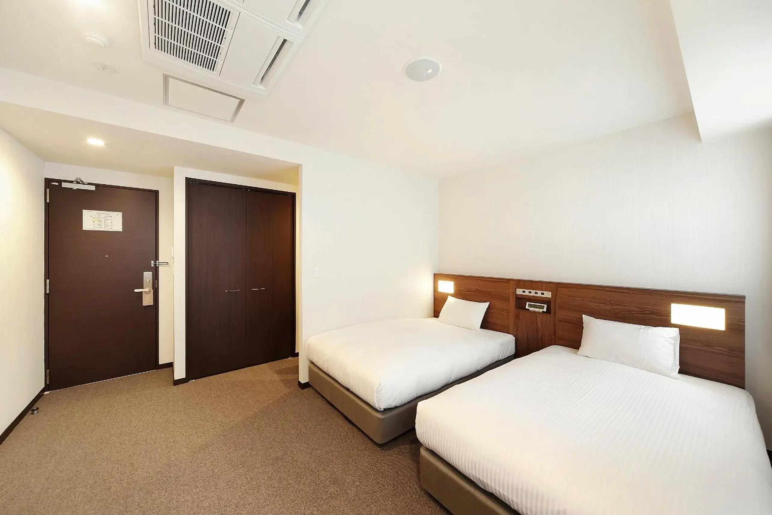 Bed in Toho Hotel Namba Motomachi Bed in Toho Hotel Namba Motomachi