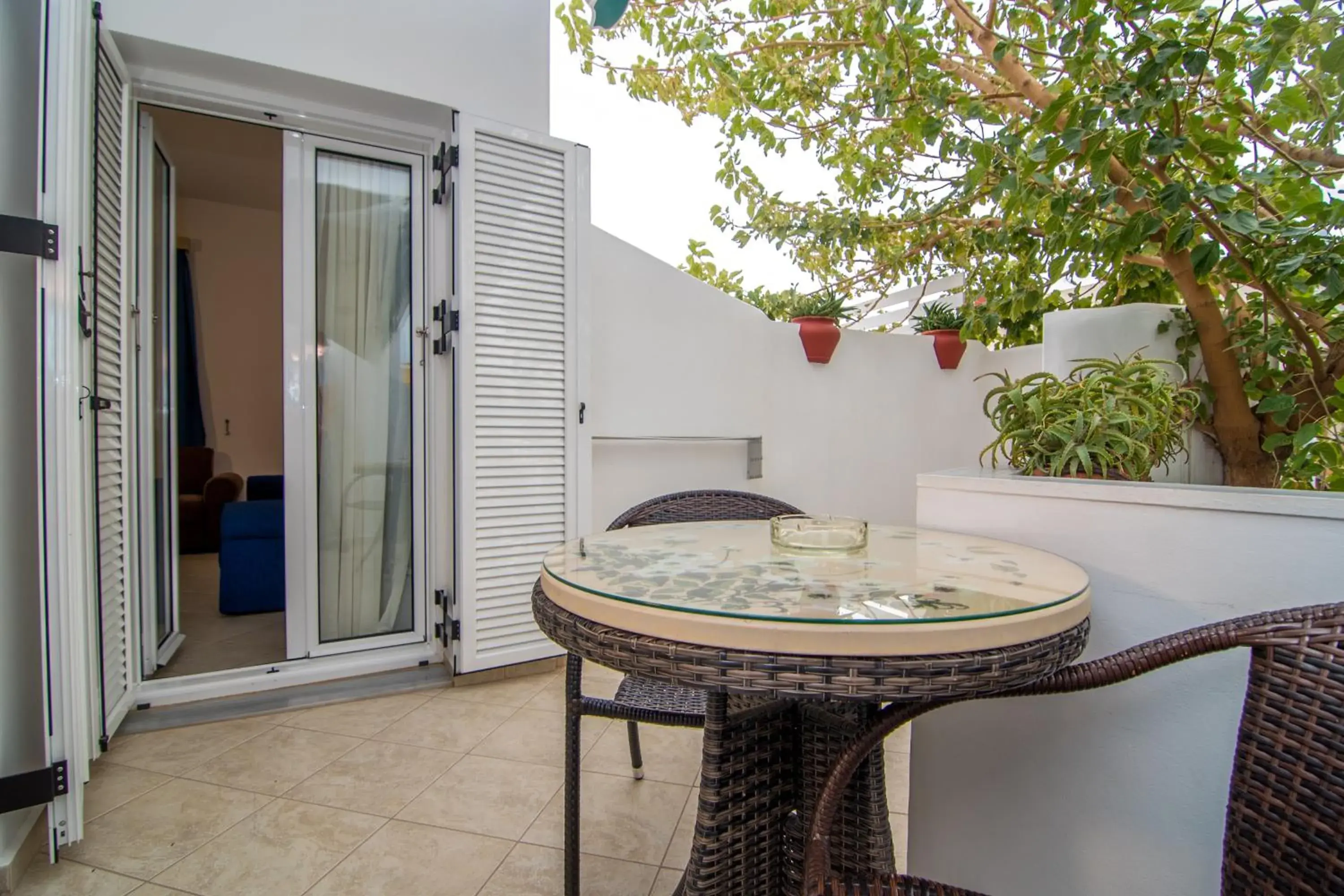 One-Bedroom Apartment (2 Adults) in Manto Studios One-Bedroom Apartment (2 Adults) in Manto Studios