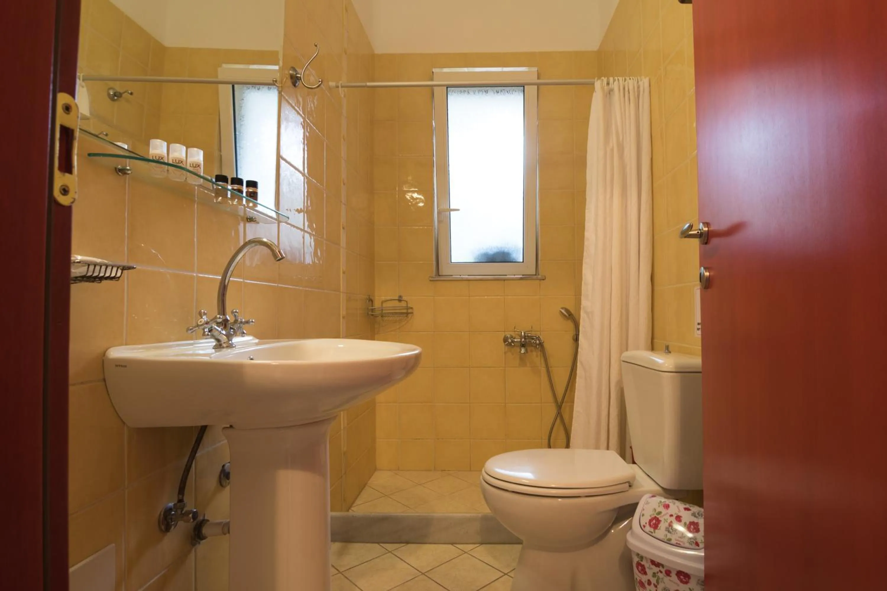 Bathroom in Manto Studios