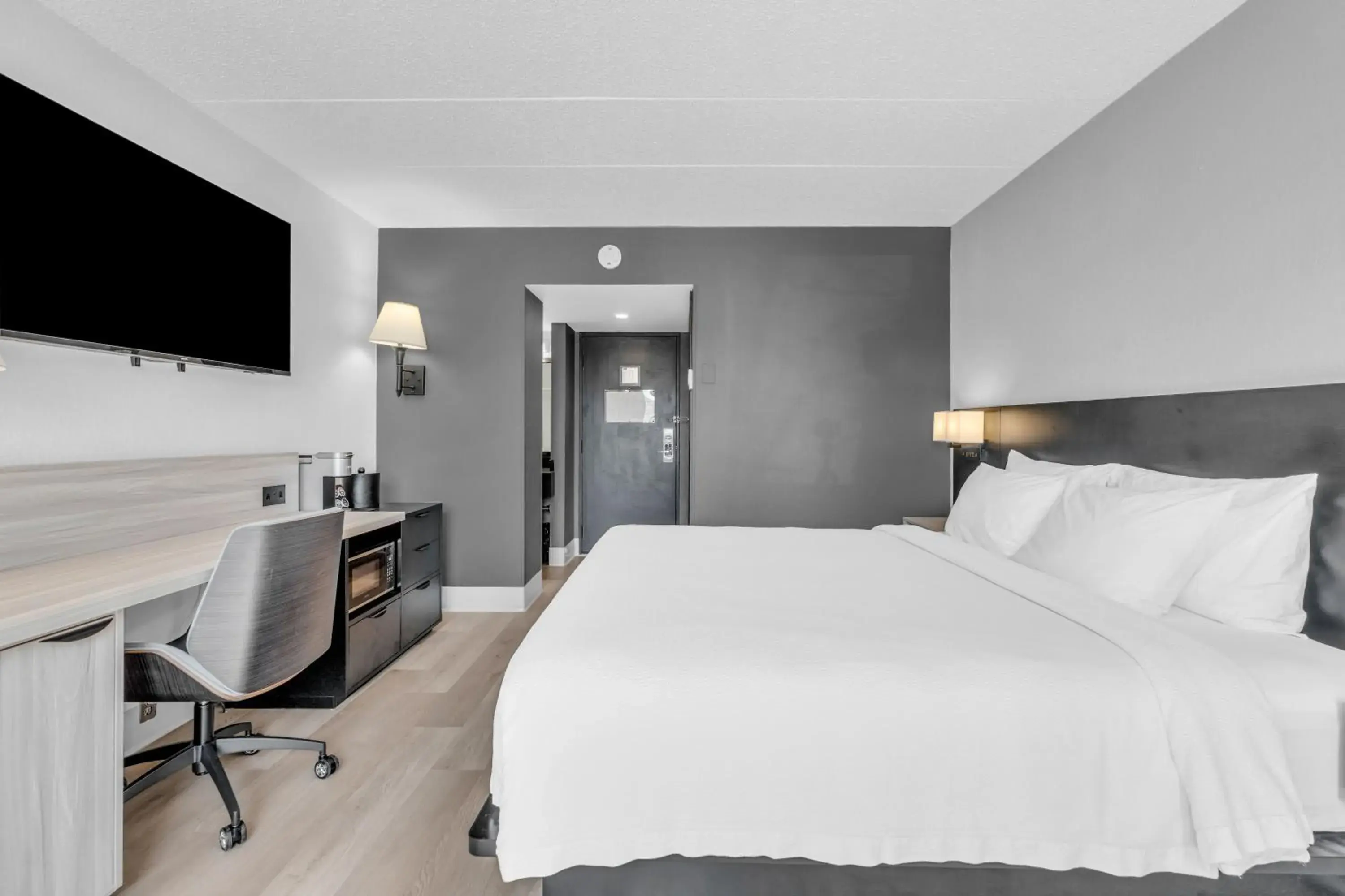 Bed in Seven Oaks Hotel Regina Bed in Seven Oaks Hotel Regina