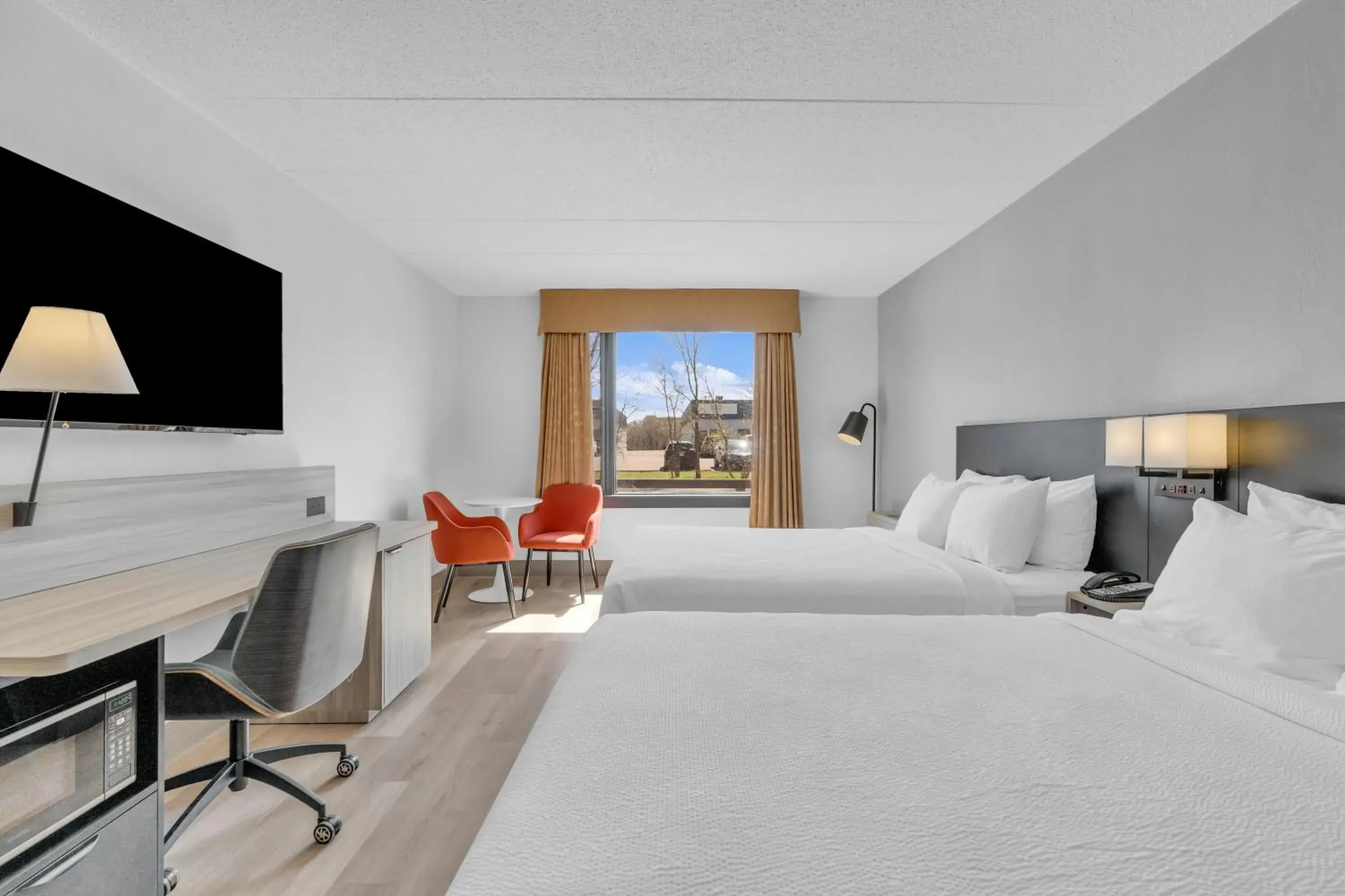 Bed in Seven Oaks Hotel Regina Bed in Seven Oaks Hotel Regina