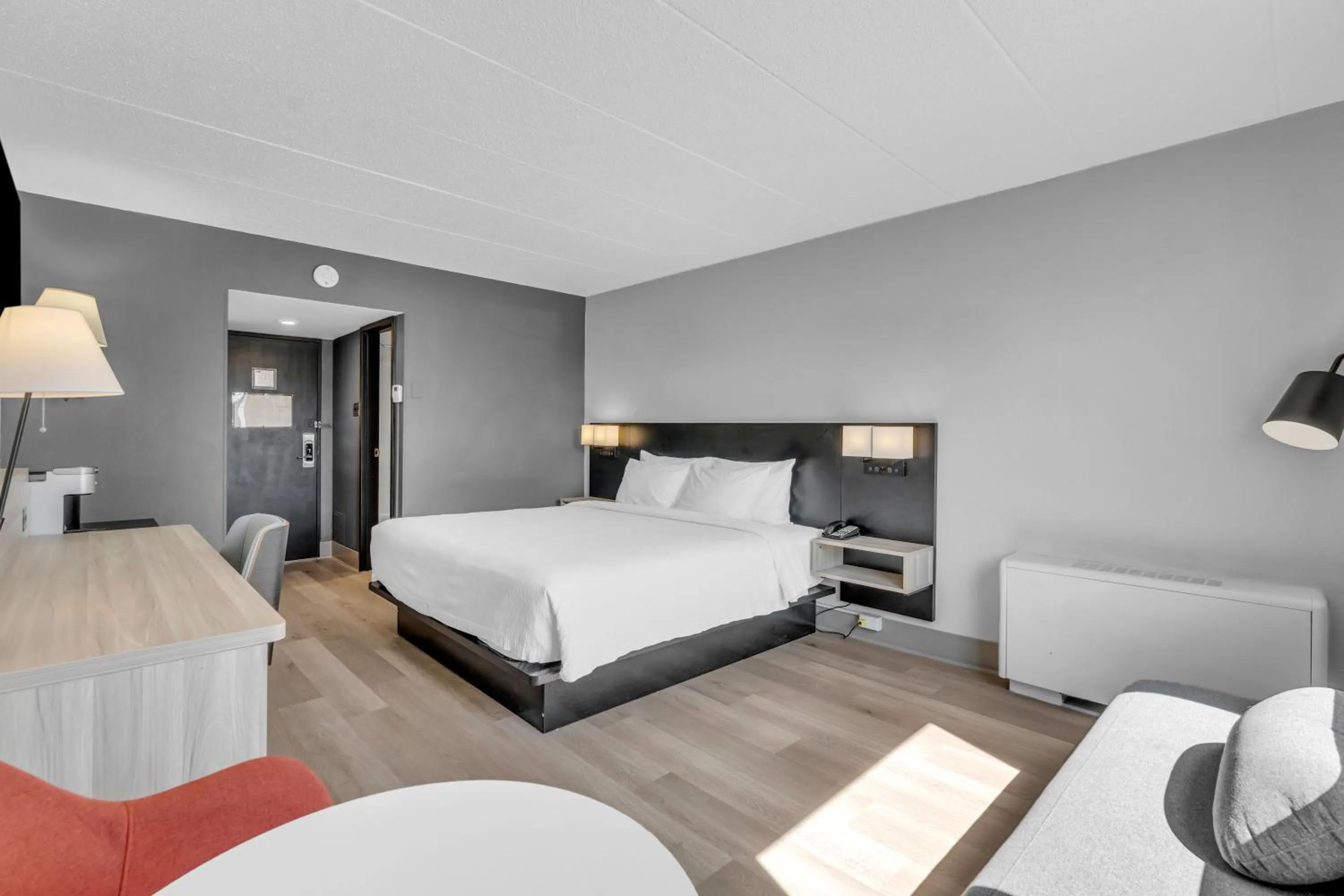 Bed in Seven Oaks Hotel Regina