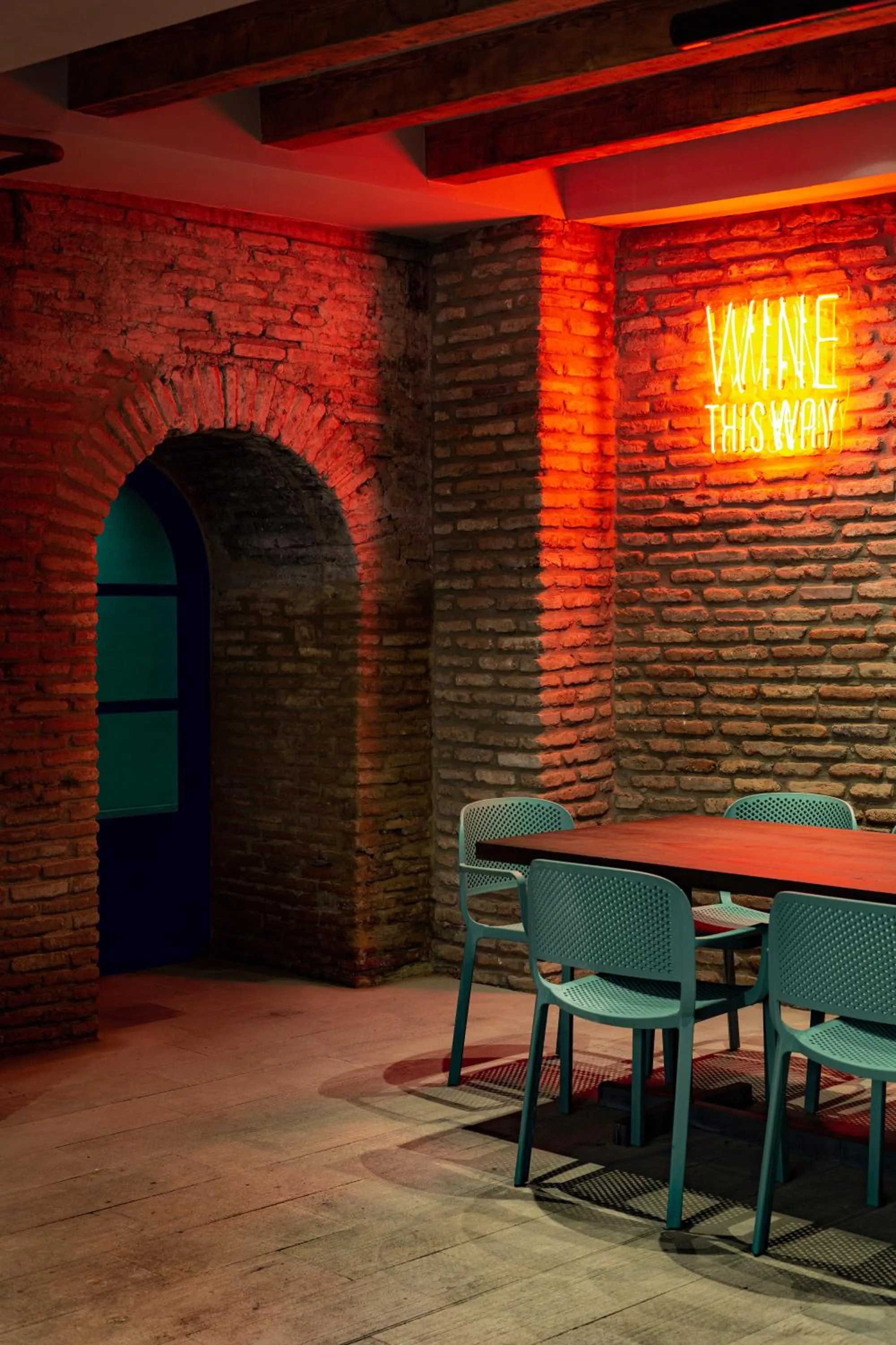 Restaurant/places to eat in Hotel Zeg