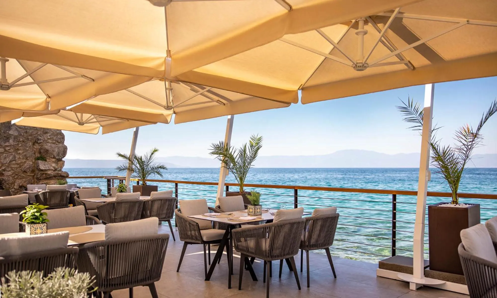 Restaurant/places to eat in Veya Maradiso Hotel by Aminess