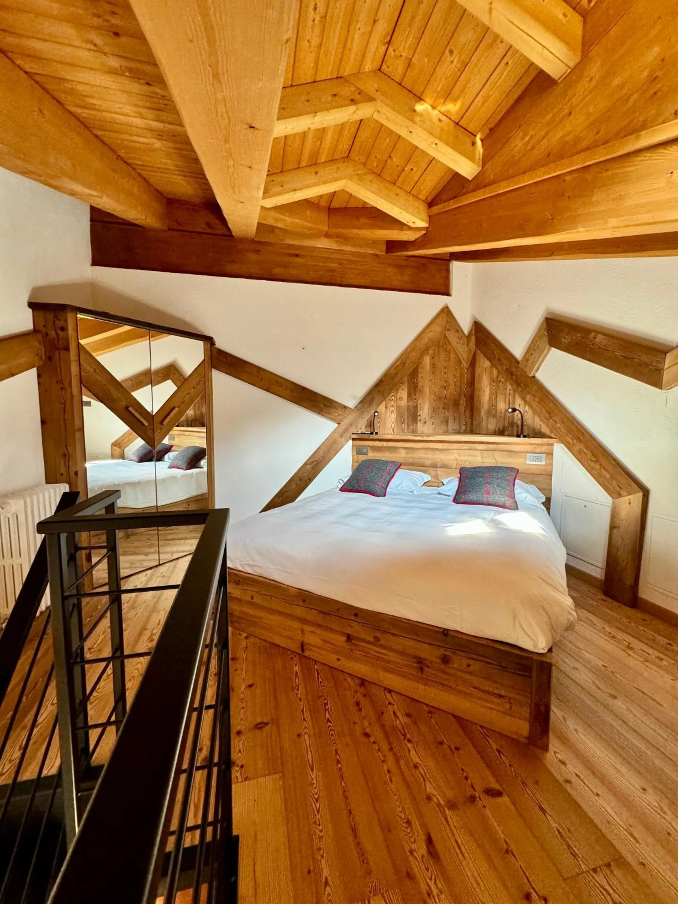 Bedroom, Bed in Hotel Edelweiss