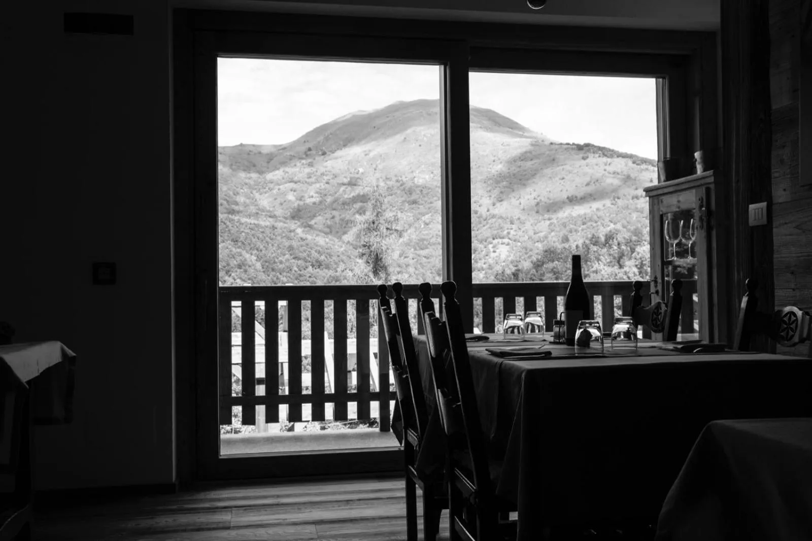 Dining area in Hotel Edelweiss