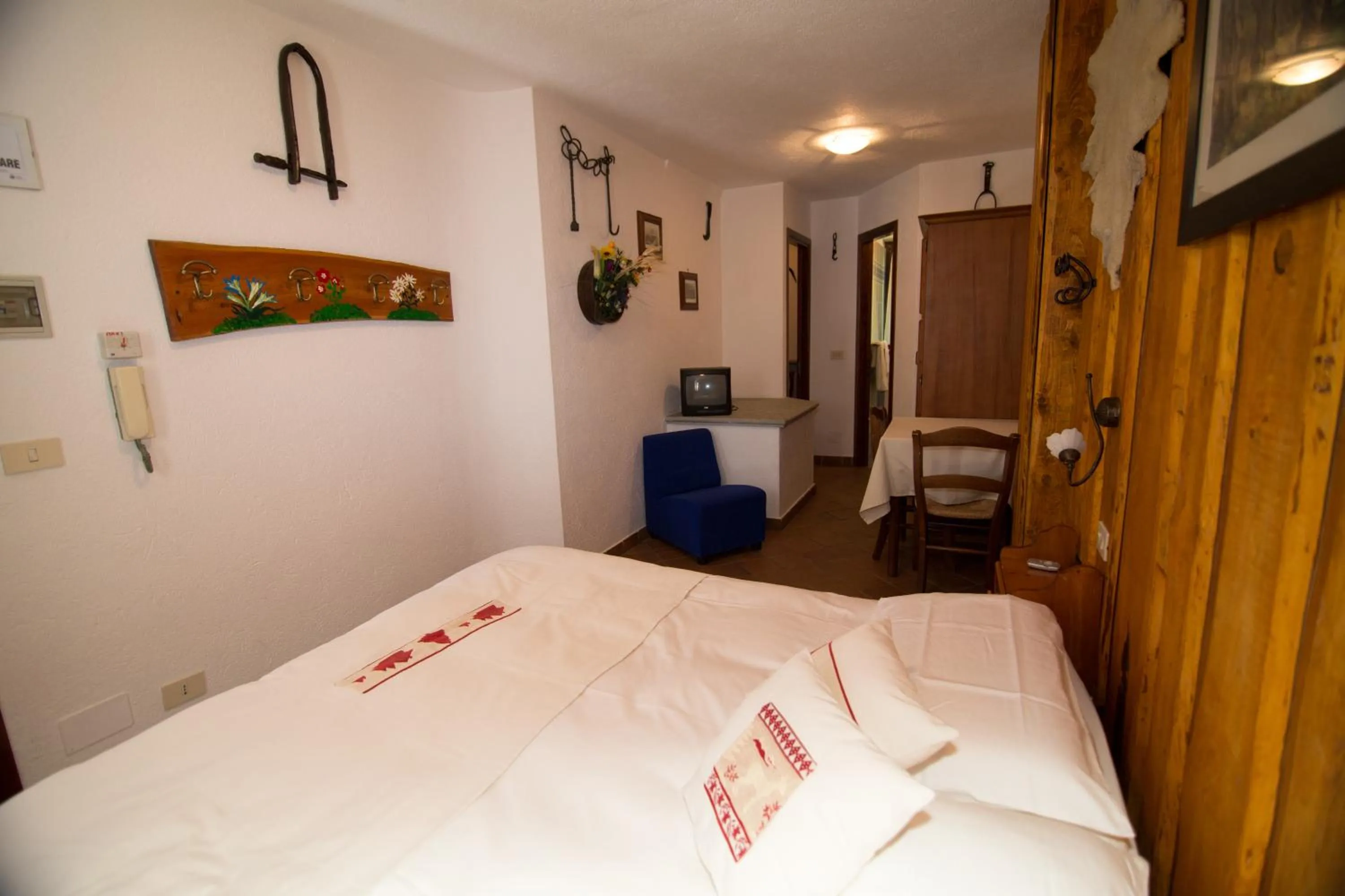 Two Connecting Rooms - Annex in Hotel Edelweiss