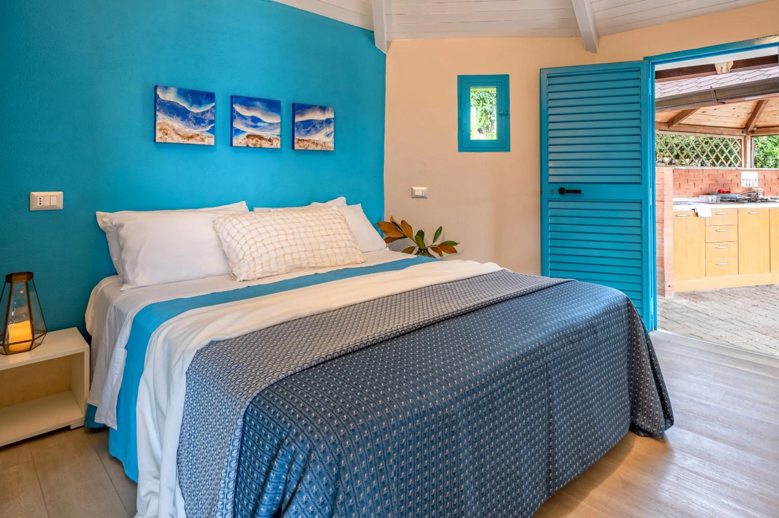 Patio, Bed in Resort Baia del Silenzio