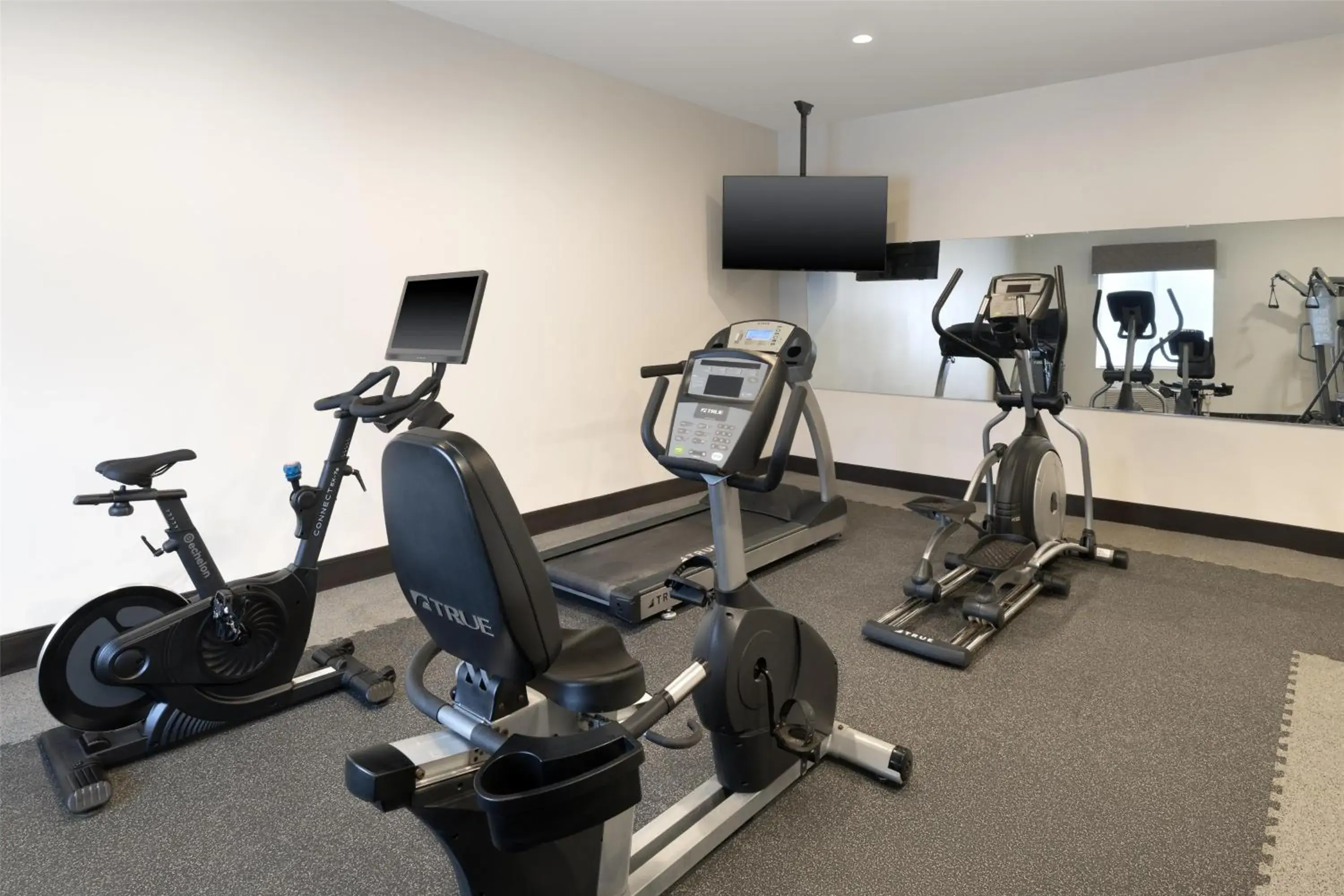 Fitness centre/facilities in Best Western Plus Frontier Inn Fitness centre/facilities in Best Western Plus Frontier Inn