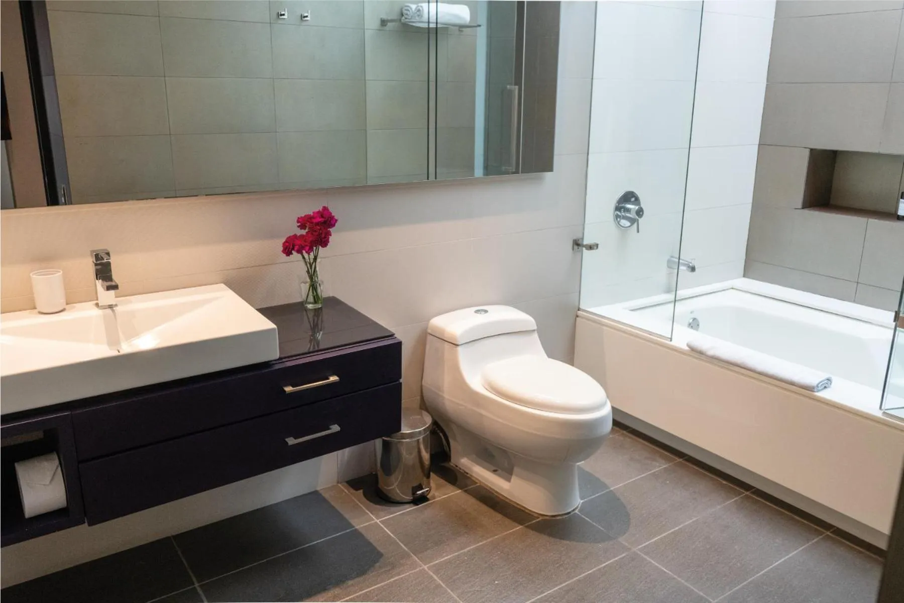 Bathroom in Central Apartamentos Bogotá