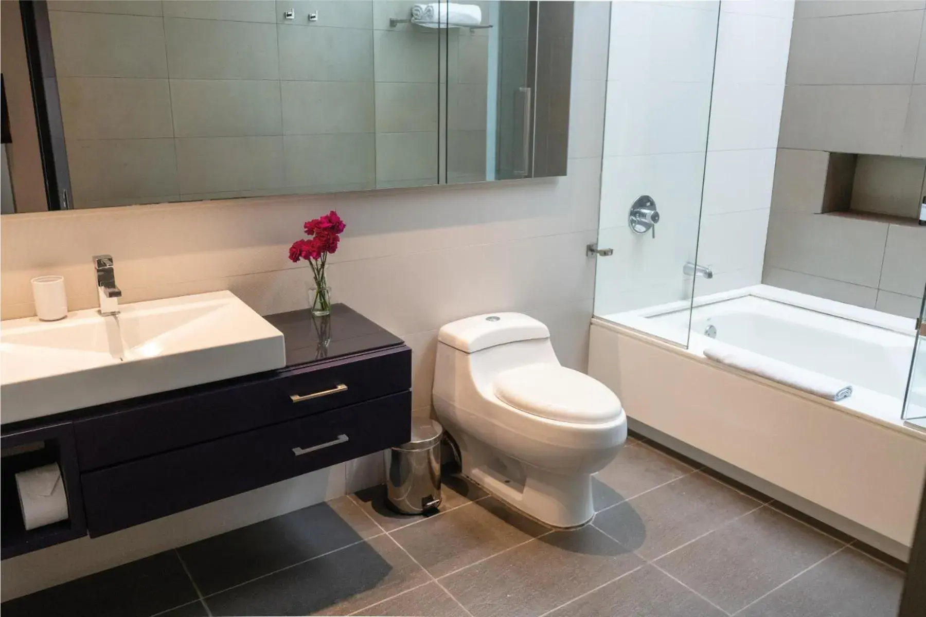 Bathroom in Central Apartamentos Bogotá Bathroom in Central Apartamentos Bogotá