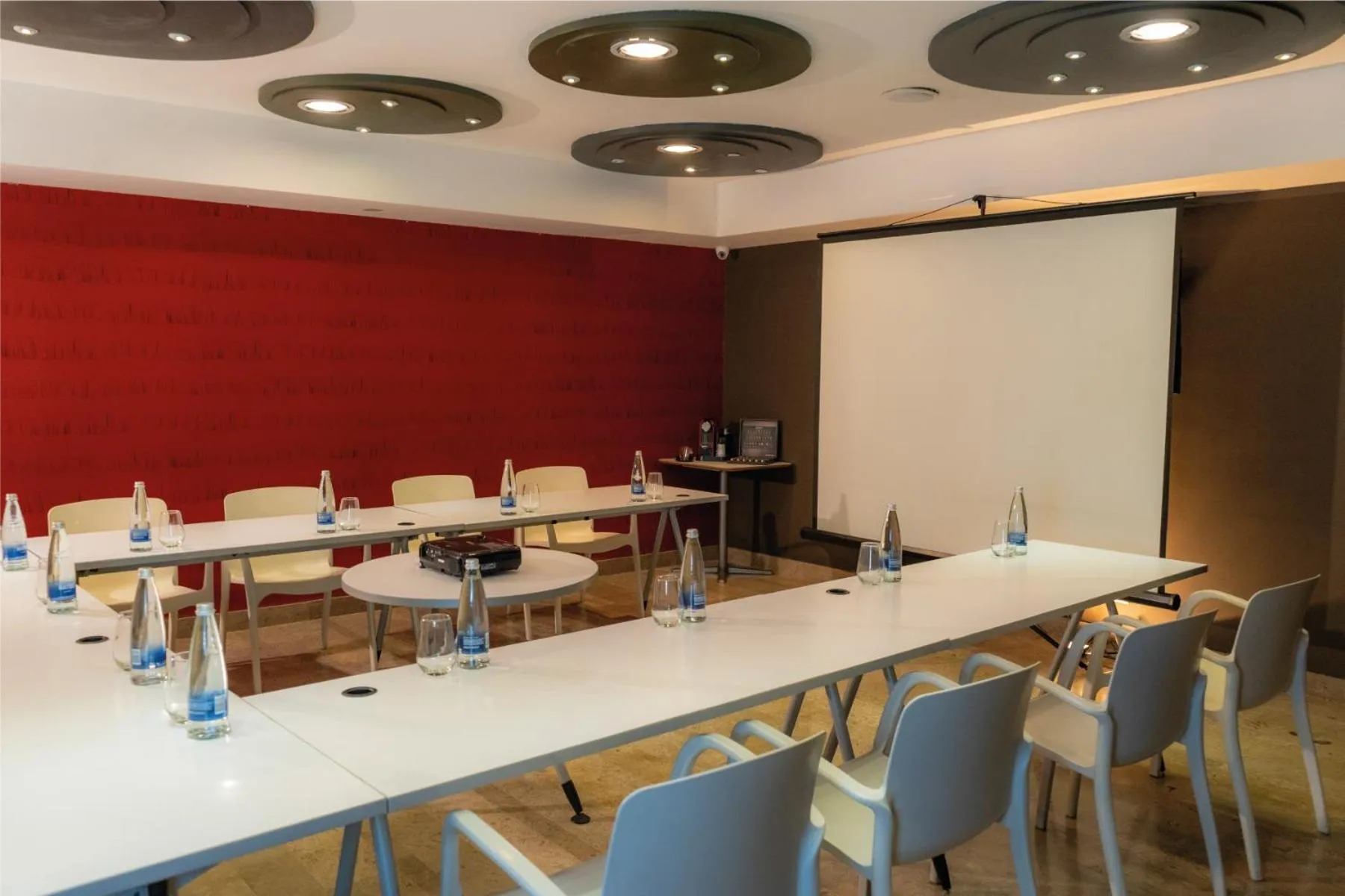 Meeting/conference room in Central Apartamentos Bogotá